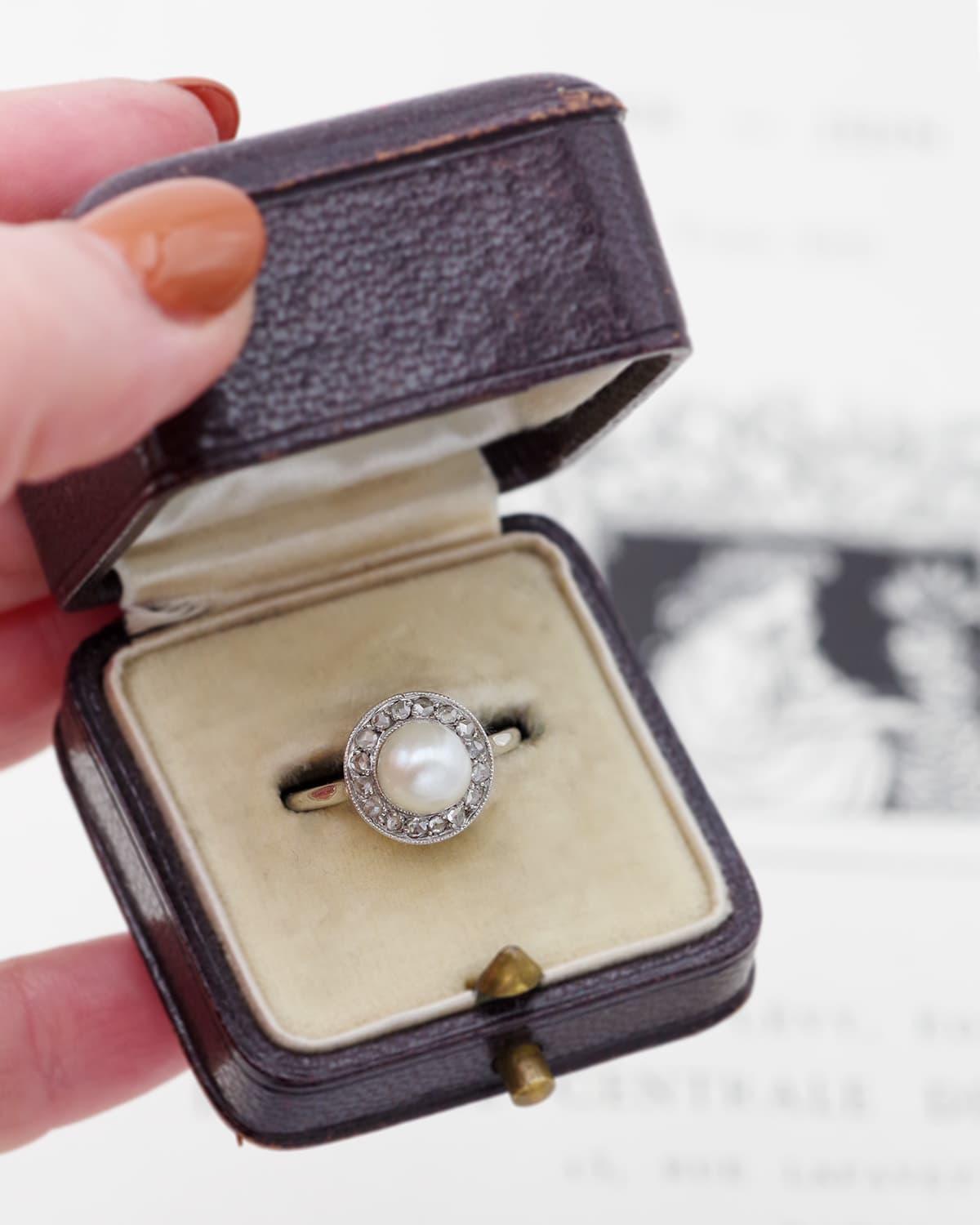 Taille rose ART OF PEARLS bague perle diamant en or 18k, bague circulaire, diamant taille rose, certifiée en vente