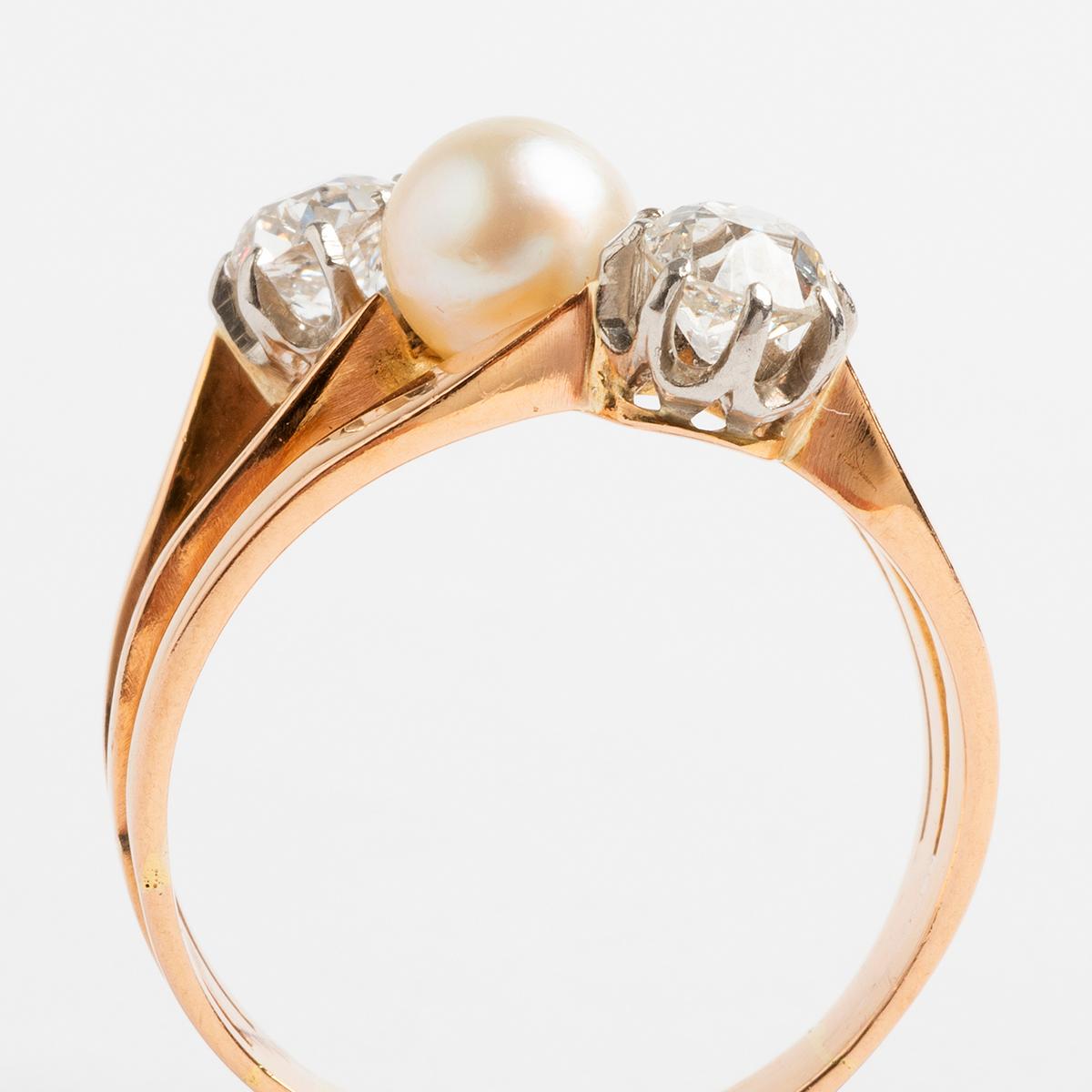 Round Cut Art Deco Pearl & Diamond Trilogy Ring 'Est .62carat & .68carat' 18K Yellow Gold For Sale