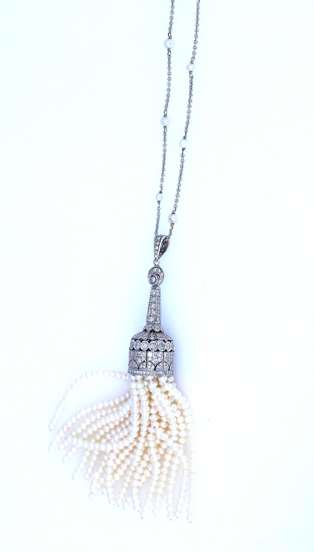Art Deco Pearl Diamonds Tassel Necklace Chain 18 Karat Gold, 1920 3