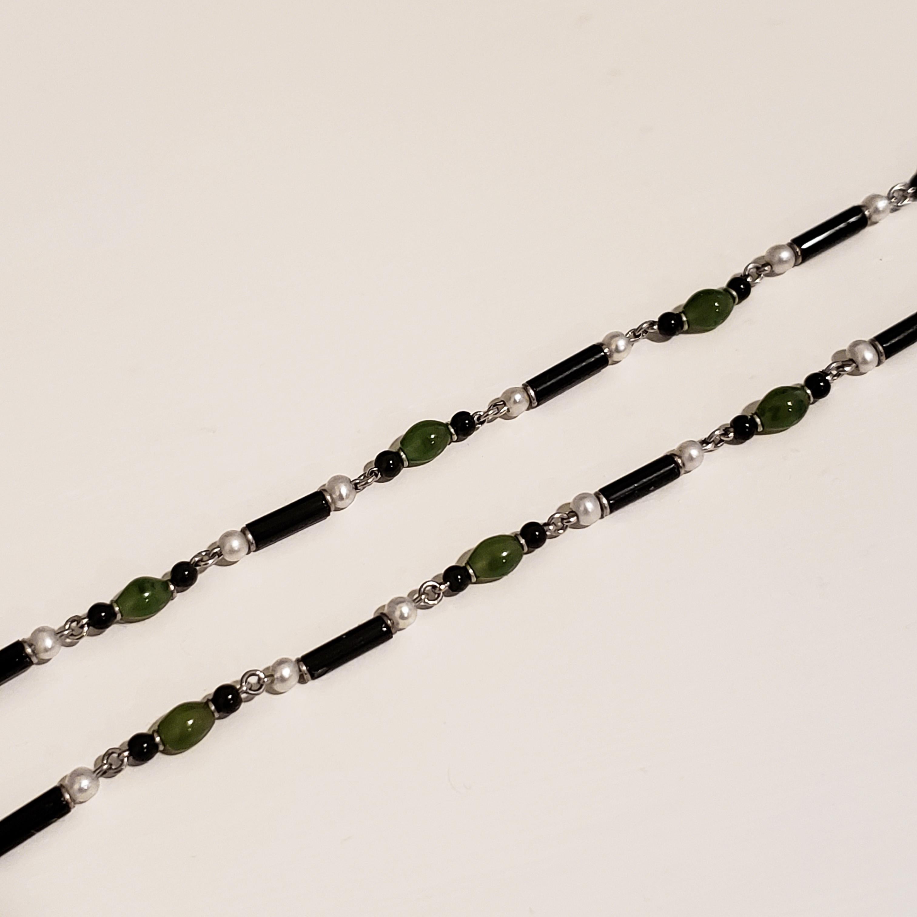 Collier à pendentif Art déco en perles, onyx et jade Pour femmes en vente