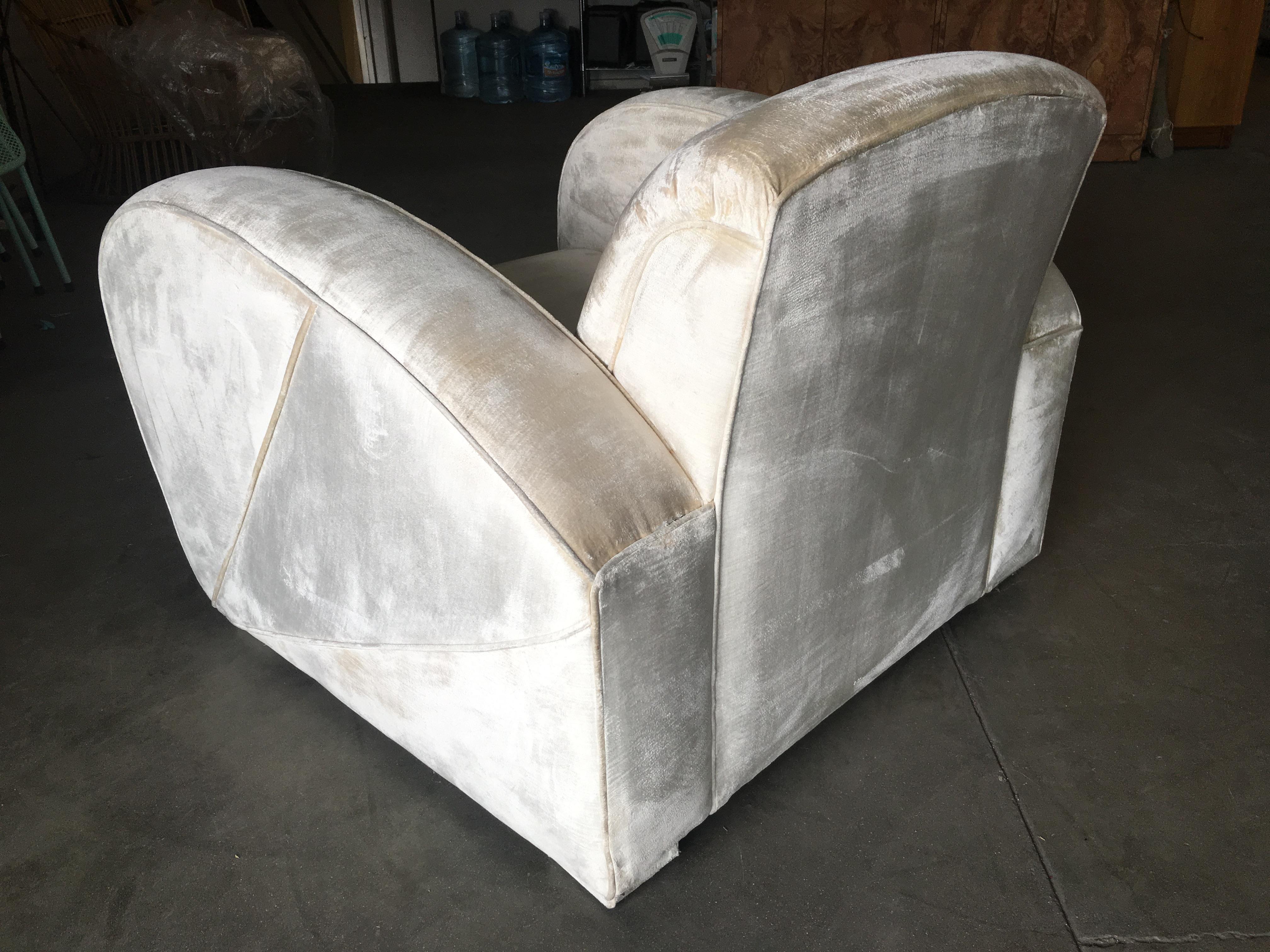 This fabulous Art Deco style jazz club chair in the style of Paul Frankl speed chair is upholstered in stunning period pearl white Mohair fabric. Manufactured in the 1970s, this lounge chair is in wonderful condition and has been re-upholstered