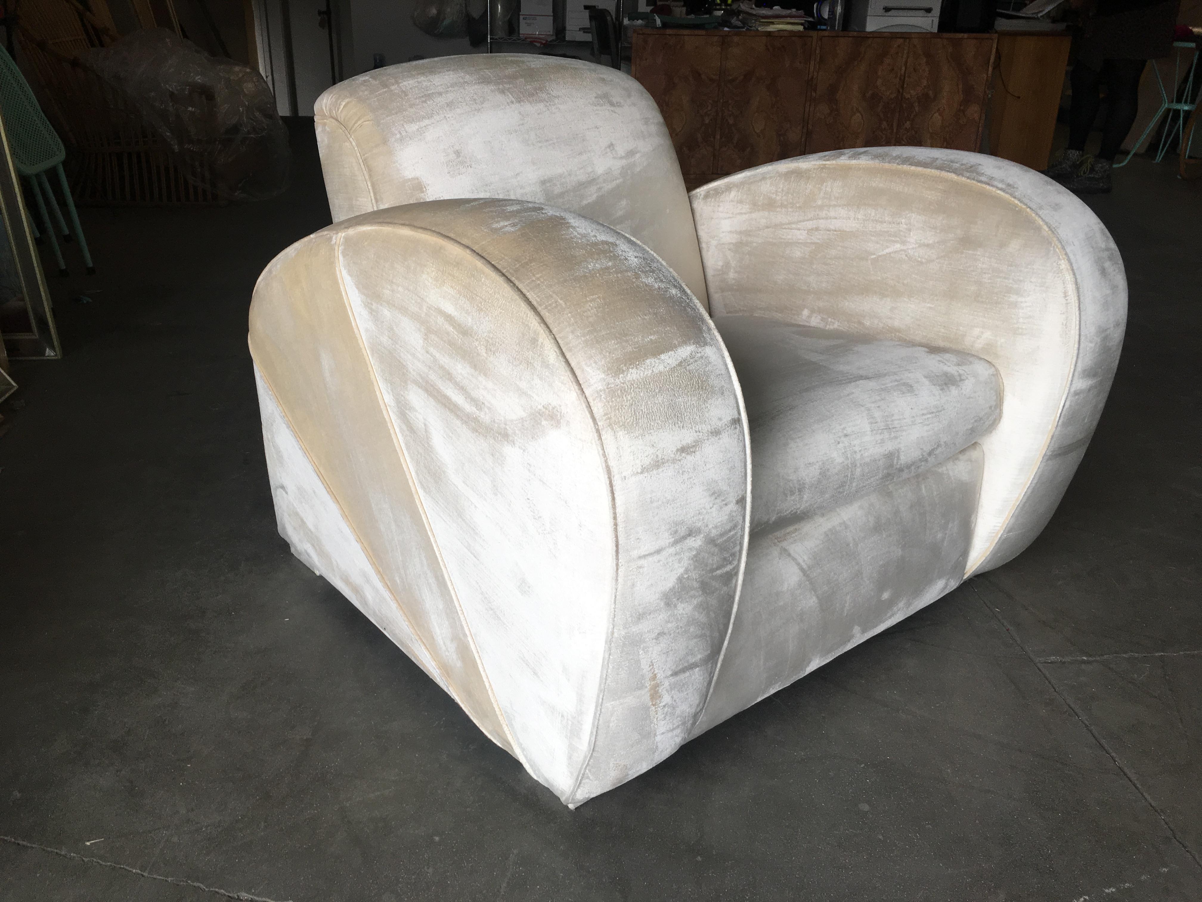 Art Deco Pearl White Mohair Jazz Club Chair with Speed Arms In Excellent Condition For Sale In Van Nuys, CA