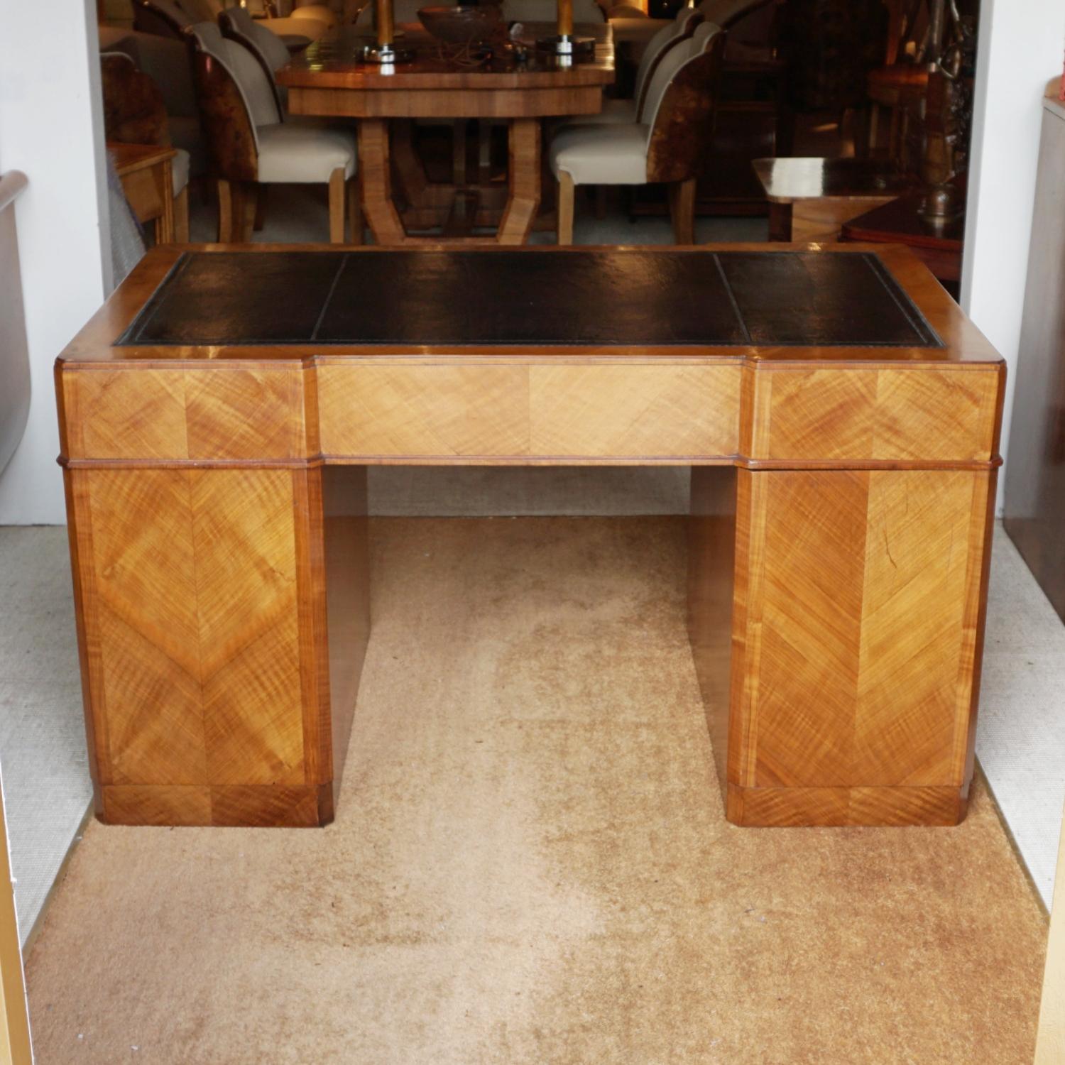 Art Deco Pedestal Desk Attributed to Heal's of London, Circa 1935 5