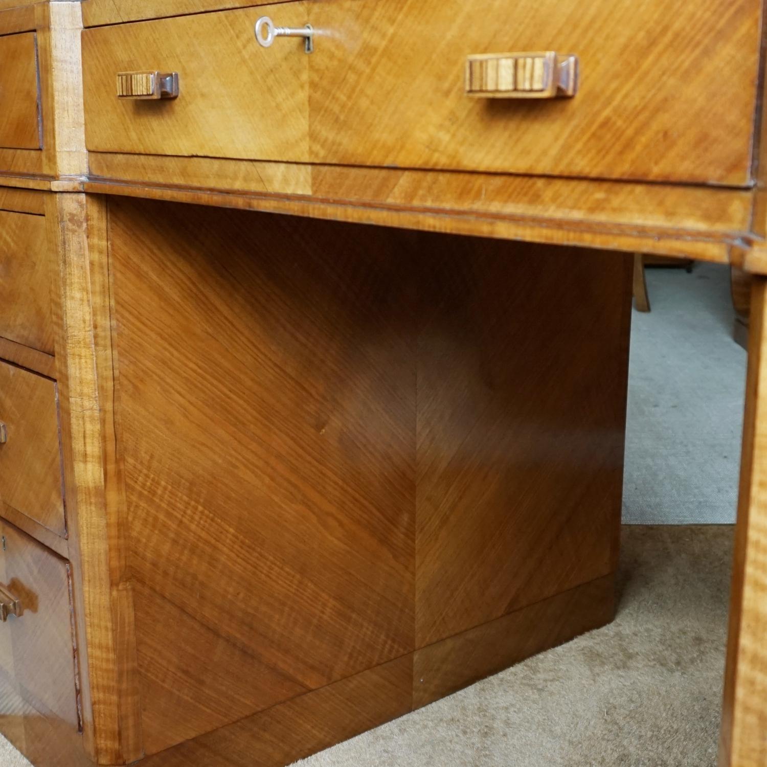 Art Deco Pedestal Desk Attributed to Heal's of London, Circa 1935 7