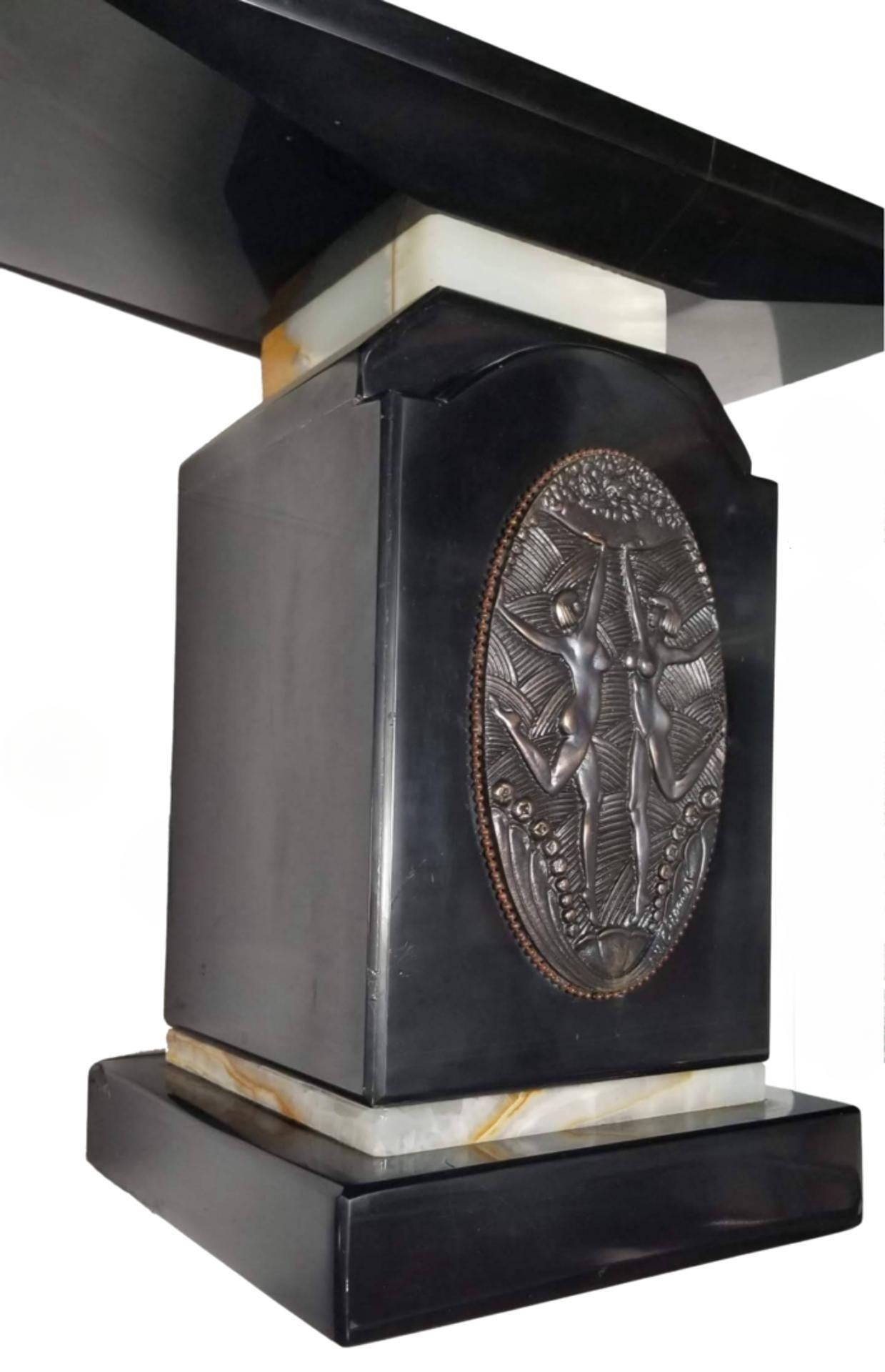 Art Deco Pedestal in Black Marble with Dancers in the Style of Demetre Chiparus For Sale 1