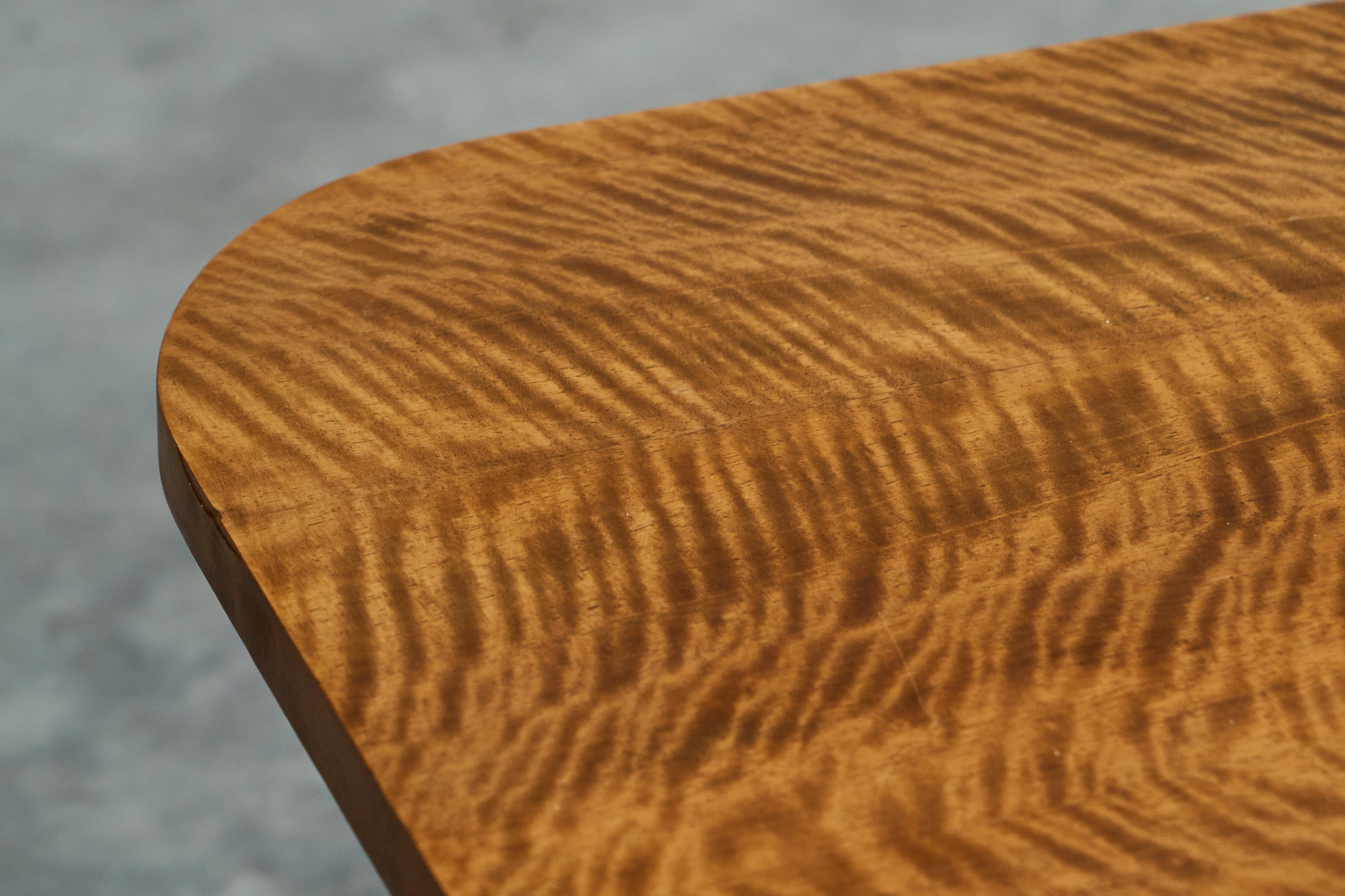 Guéridon Art Déco en Wood avec grain expressif années 1930 en vente 1