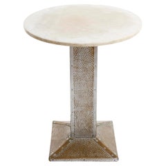 Tavolo con piedistallo Art Déco, marmo patinato, ottone nichelato e martellato, Austria, 1910