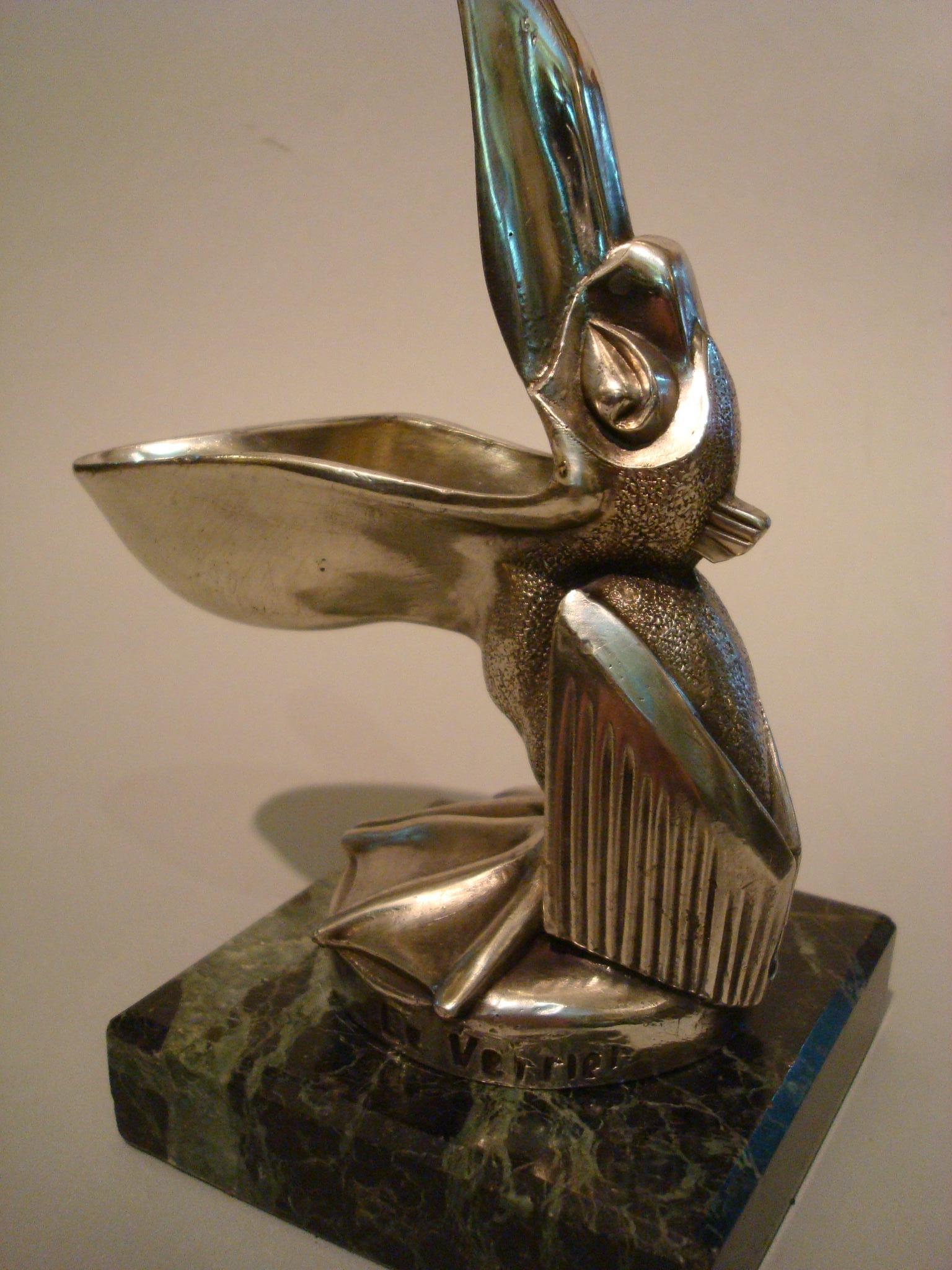 Art Decó Escultura Pelícano Le Verrier Mascota de Coche Pisapapeles Portapaquetes Reloj Francés en venta