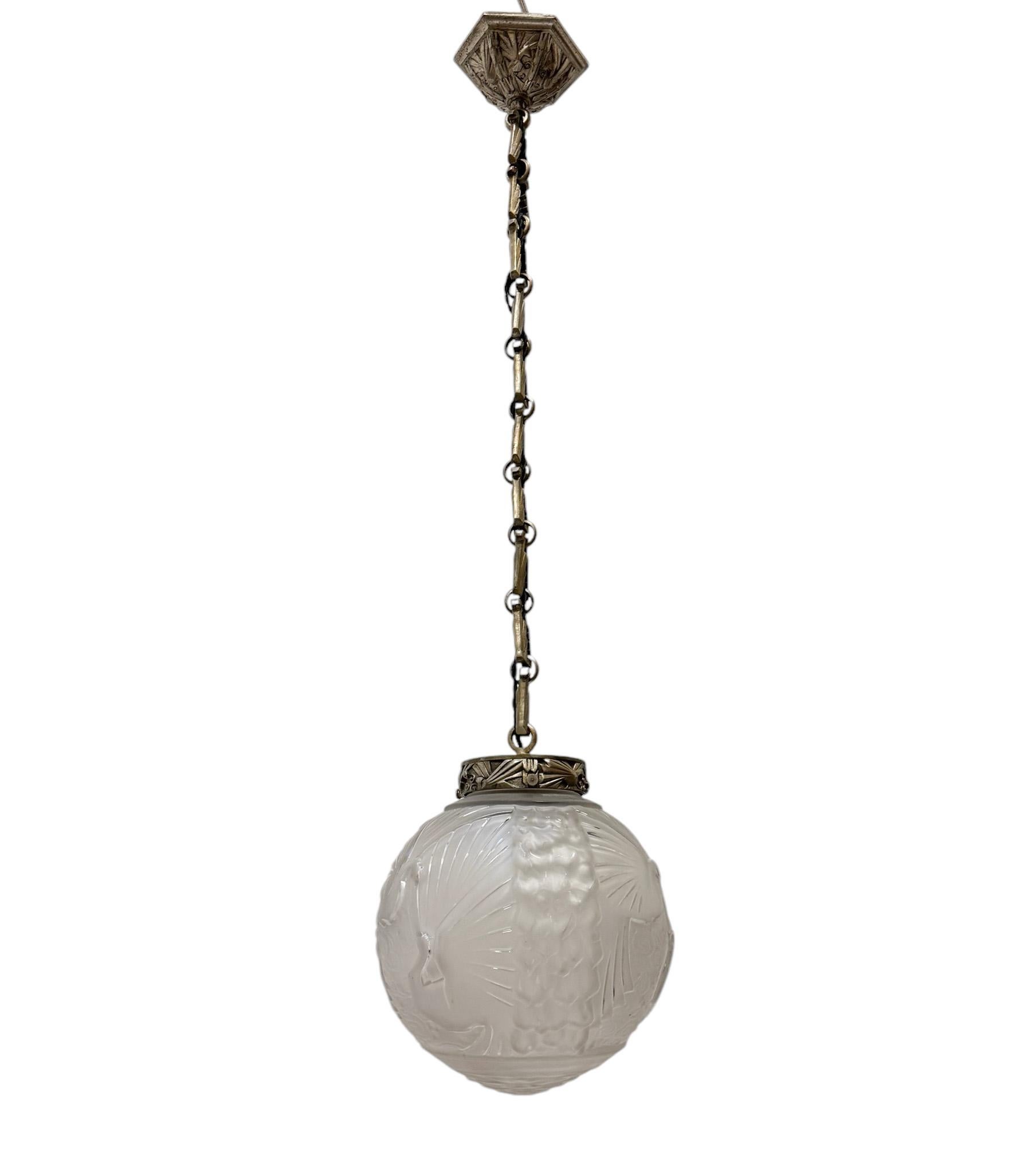 Art Deco Pendant by Muller Frères Luneville with Original Birds Shade, 1930s In Good Condition For Sale In Amsterdam, NL