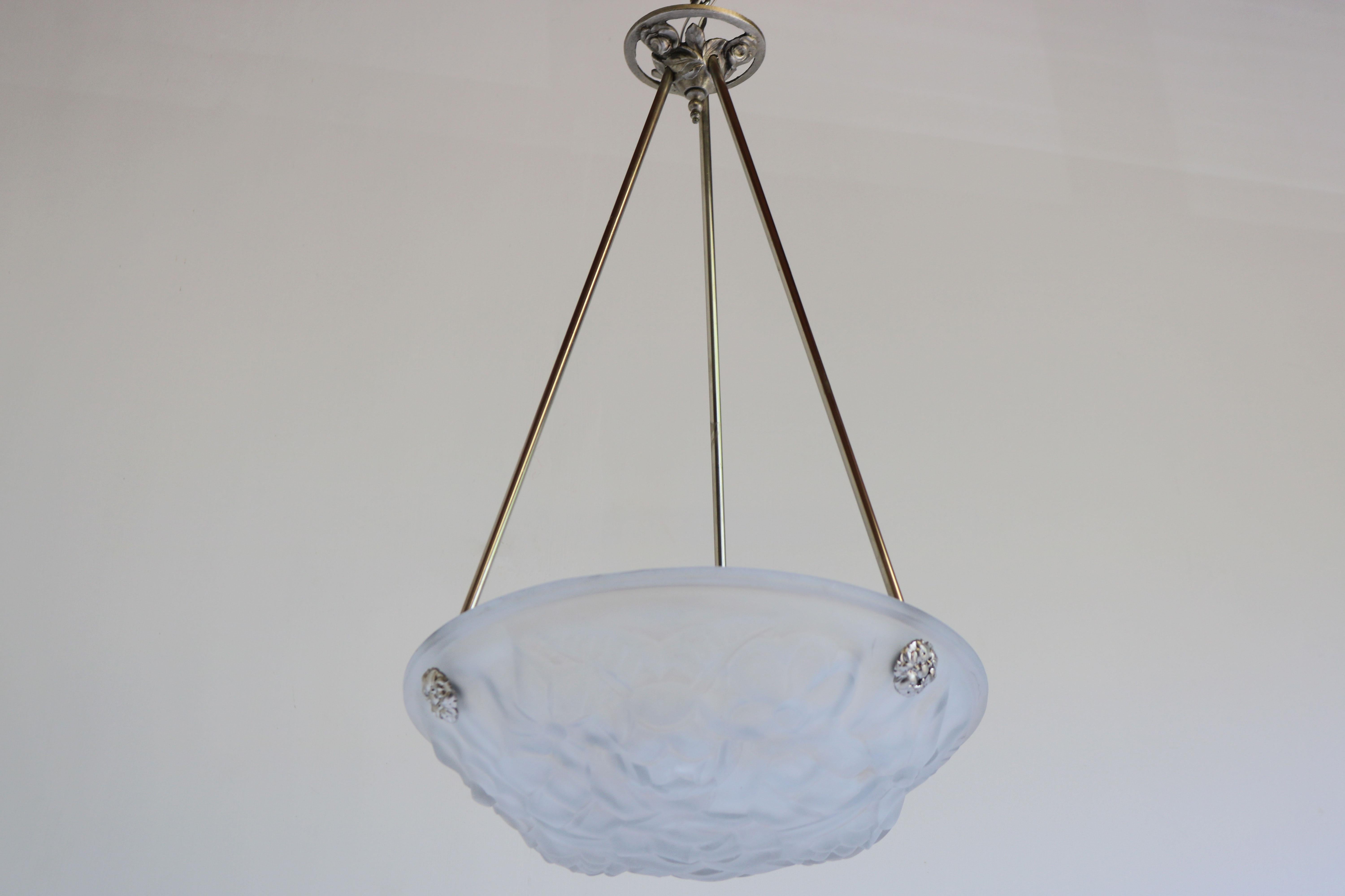 Art Deco Pendant / Chandelier by David Gueron Degue 1930 Floral Motives Frosted For Sale 4