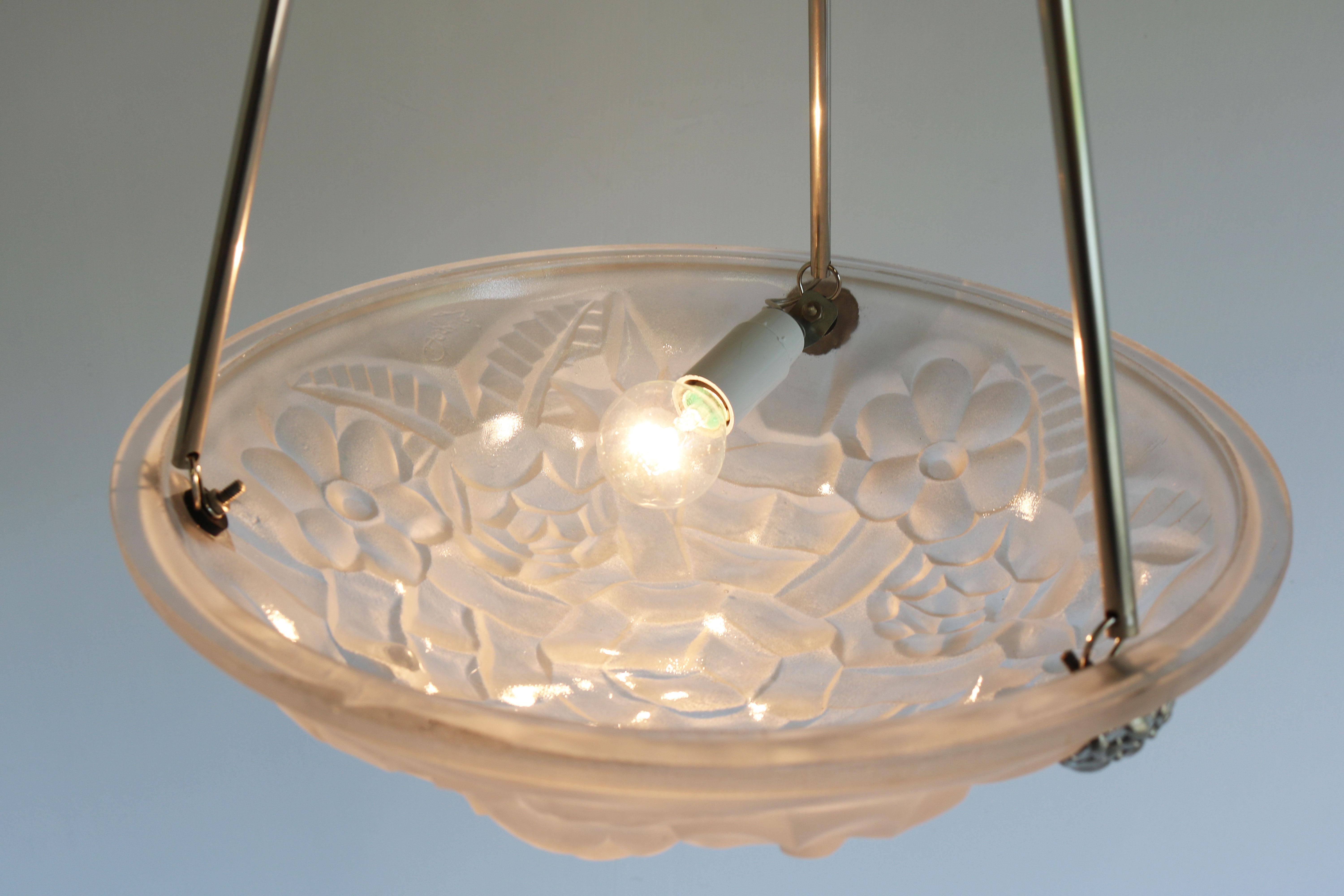 Art Deco Pendant / Chandelier by David Gueron Degue 1930 Floral Motives Frosted For Sale 2