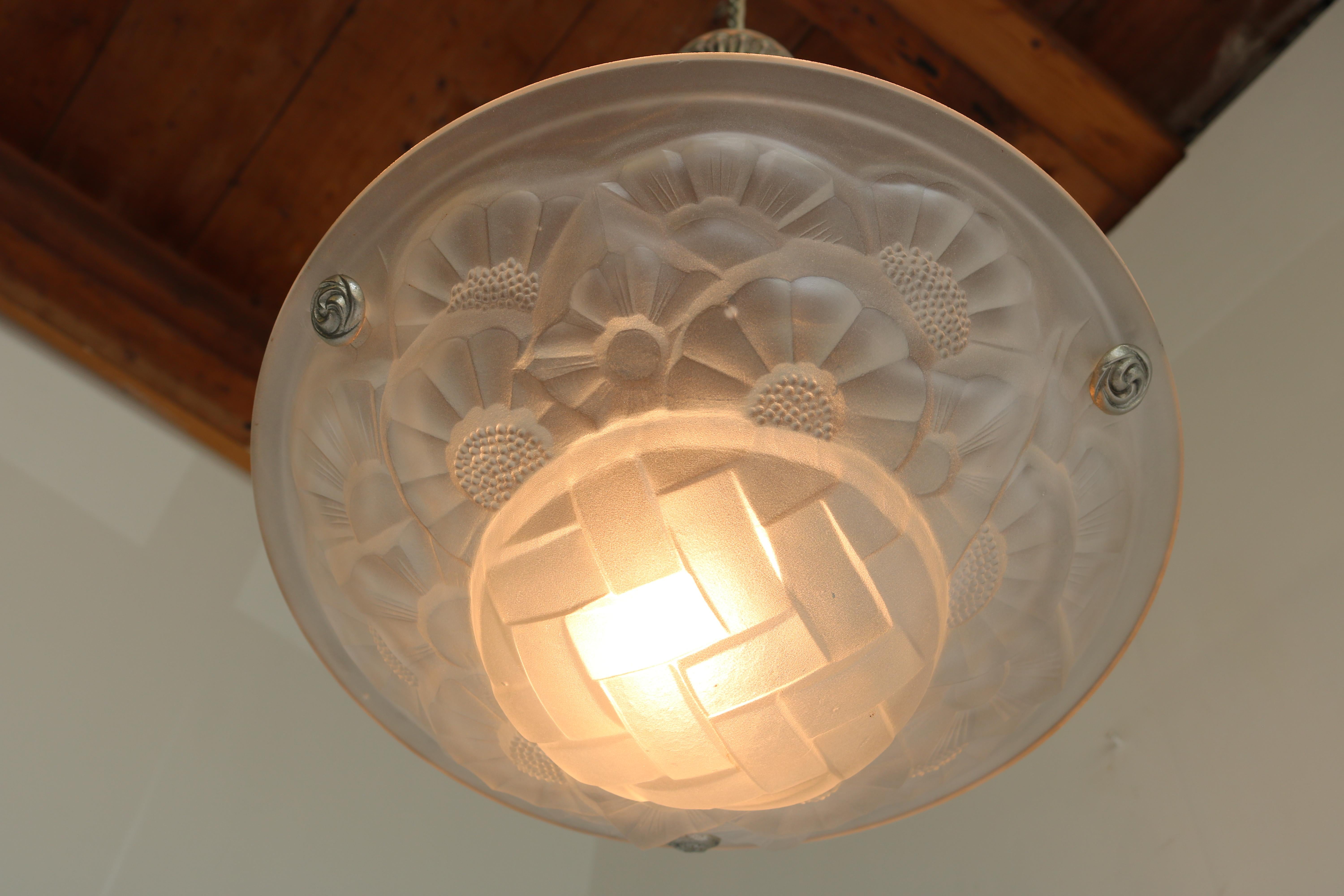 Art Deco Pendant / Chandelier by David Gueron Degue 1930 Frosted Glass White For Sale 4