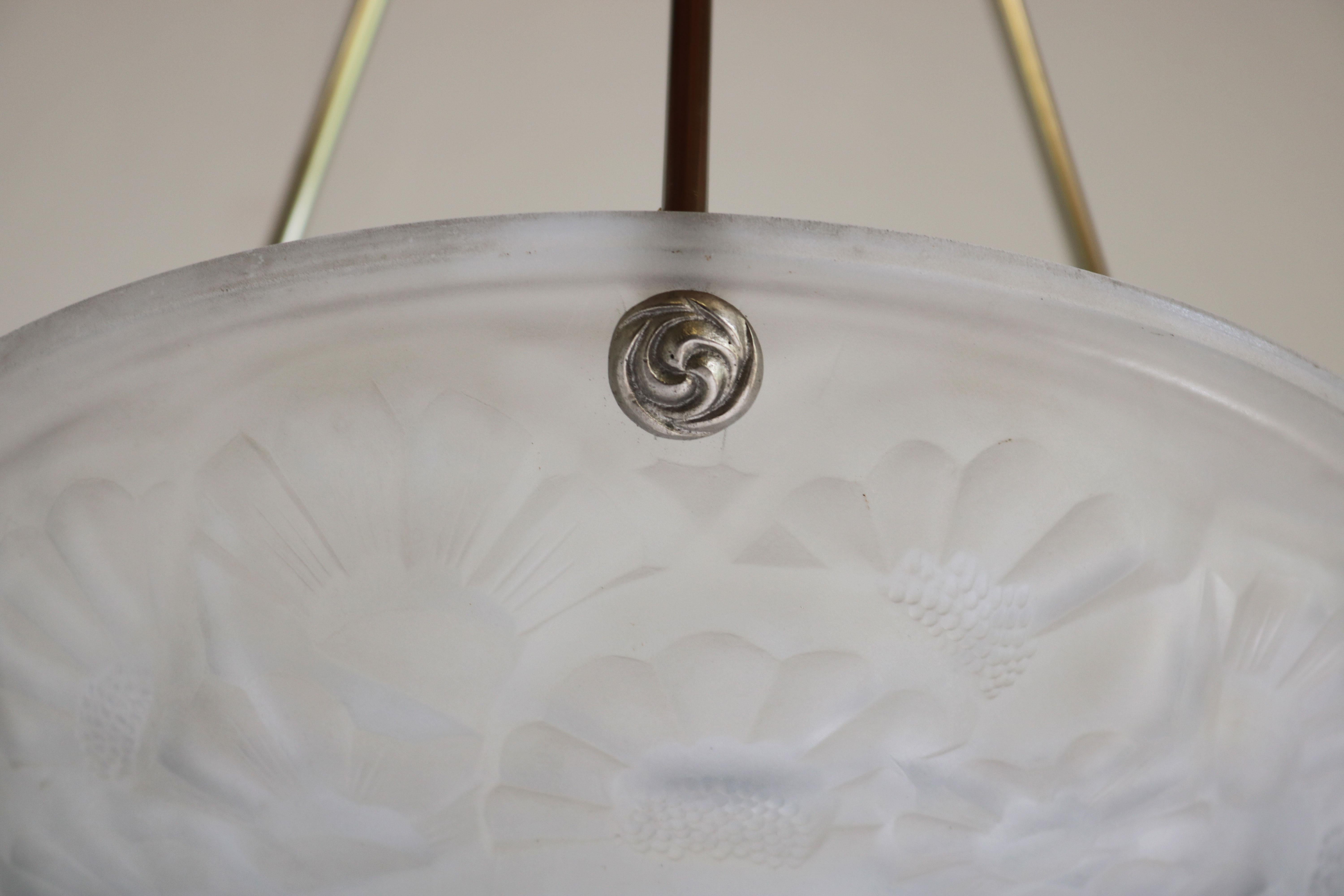 Mid-20th Century Art Deco Pendant / Chandelier by David Gueron Degue 1930 Frosted Glass White For Sale