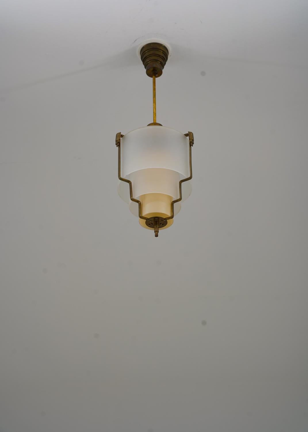 Art Deco Pendant in Brass and Glass In Good Condition In Karlstad, SE
