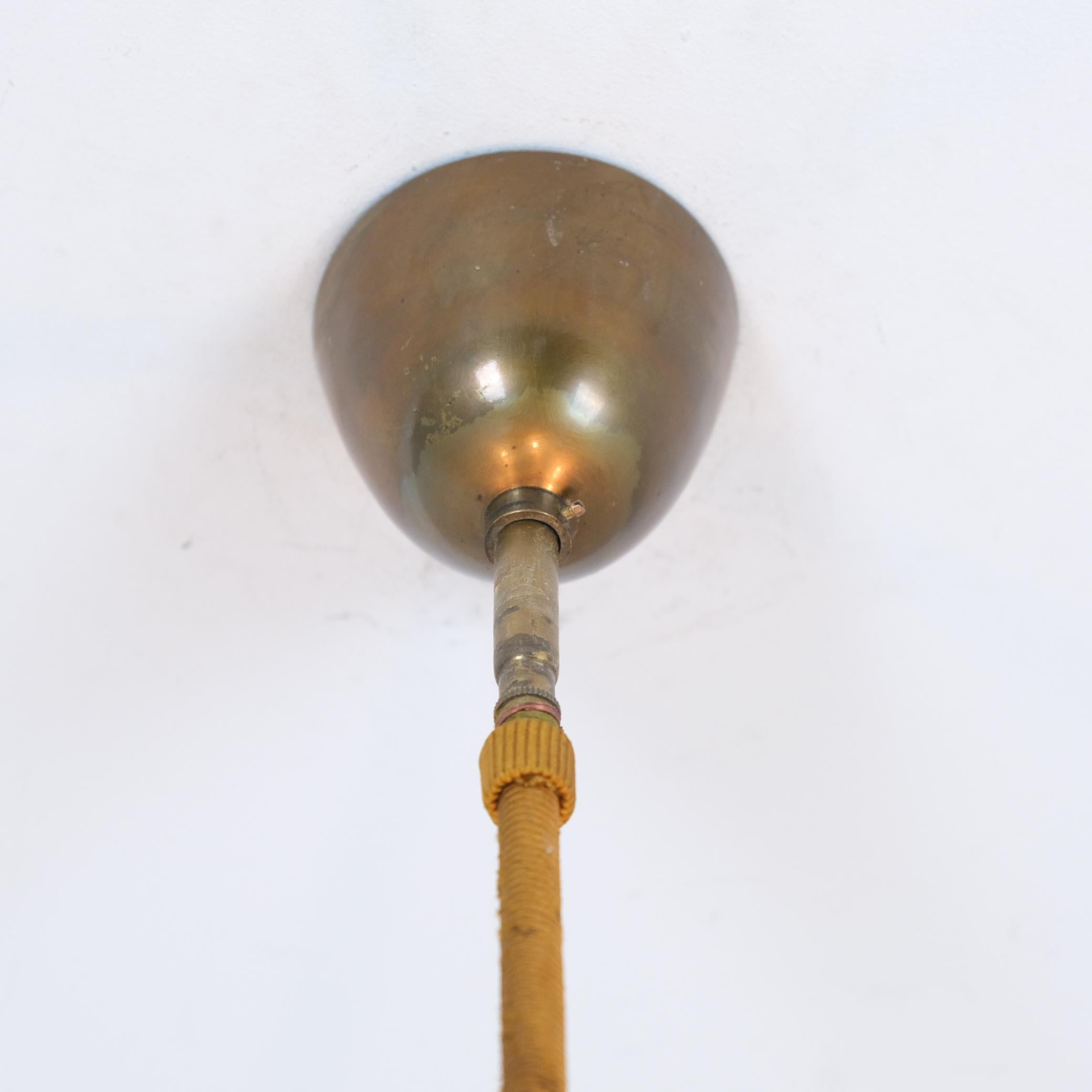 Art-Déco-Anhänger aus Messing, Birke und Opalglas, PSO Ende der 1940er Jahre im Angebot 6