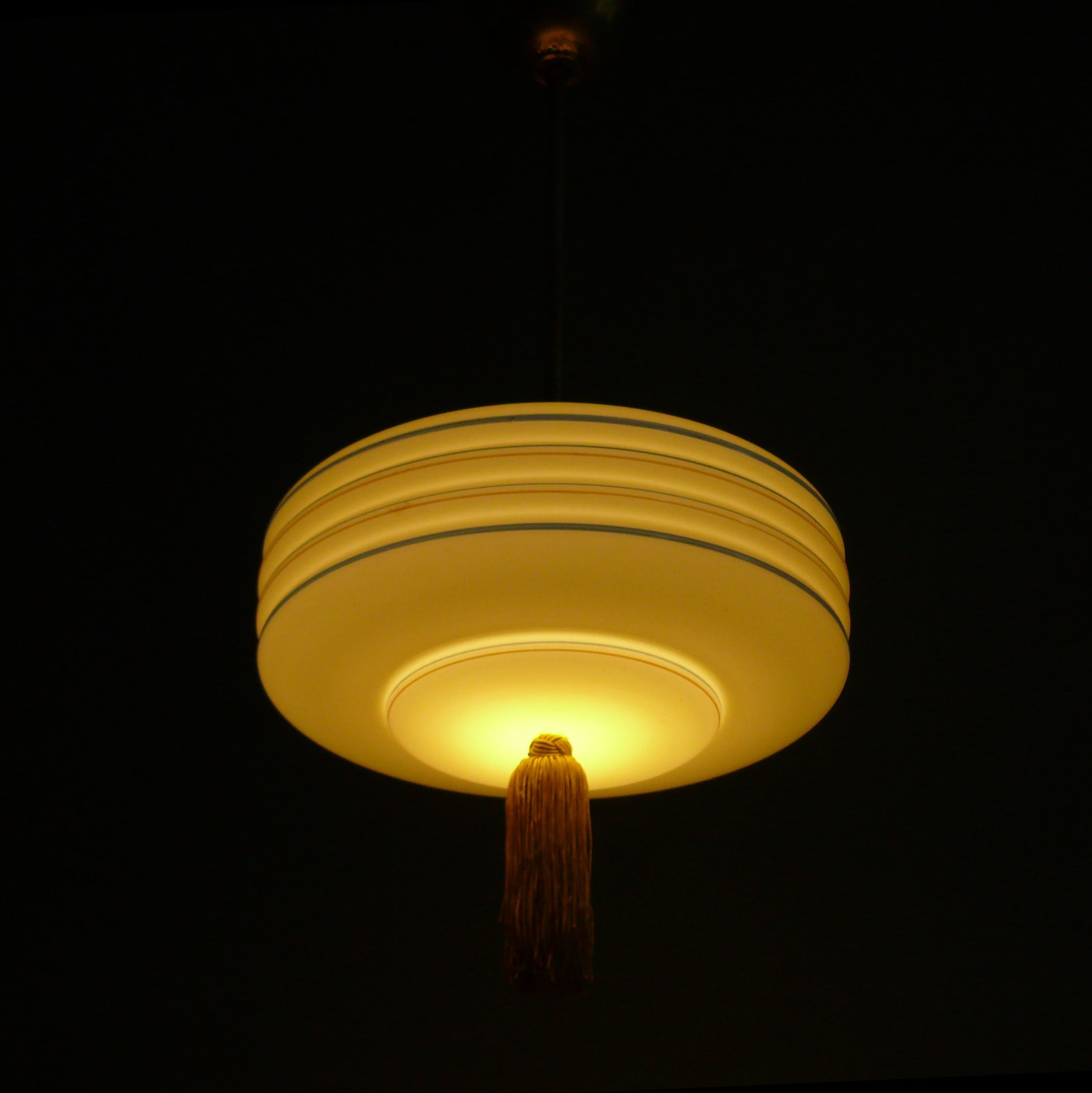 Art Déco Pendant Light, 1930s - 1940s In Good Condition For Sale In Schwerin, MV