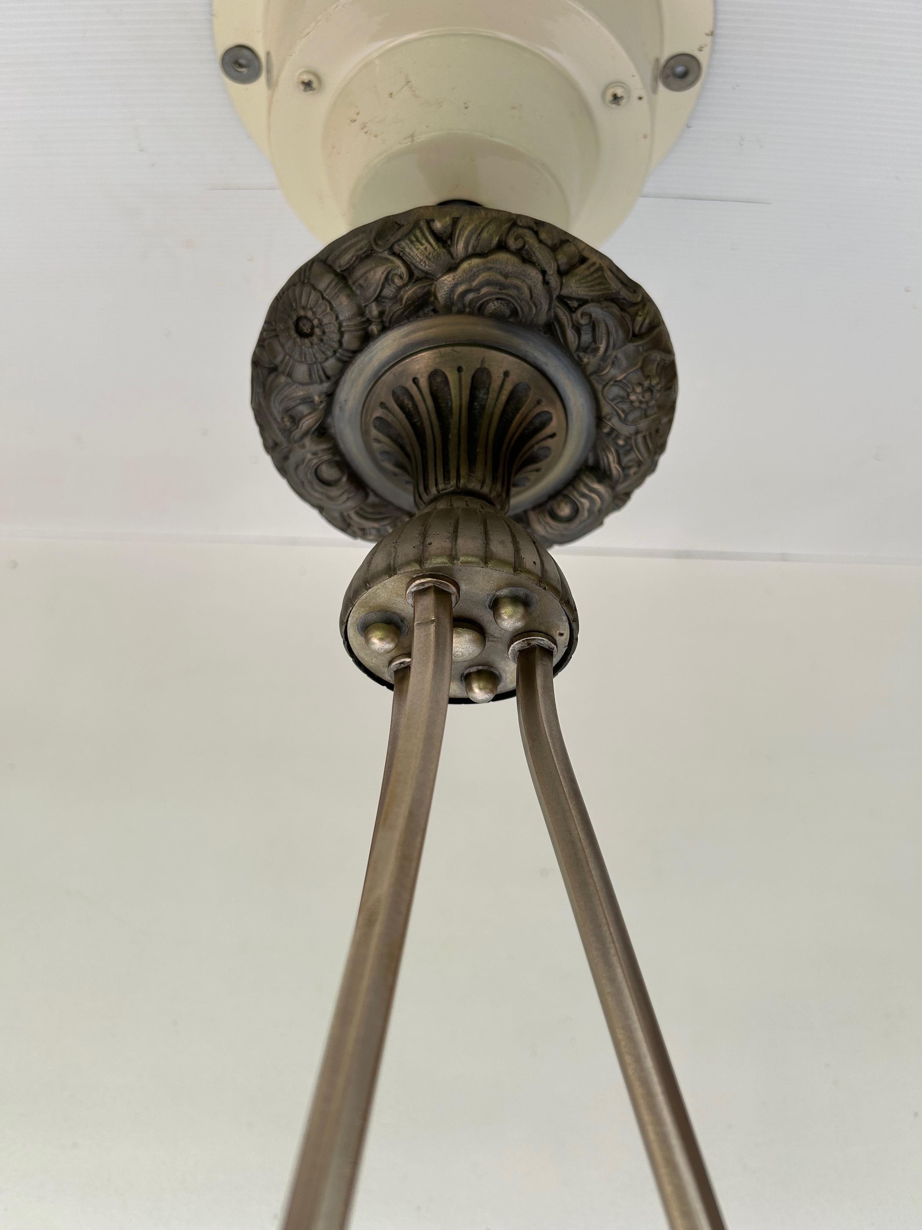 Francese Lampada a sospensione Art Deco in stile Sabino in vendita