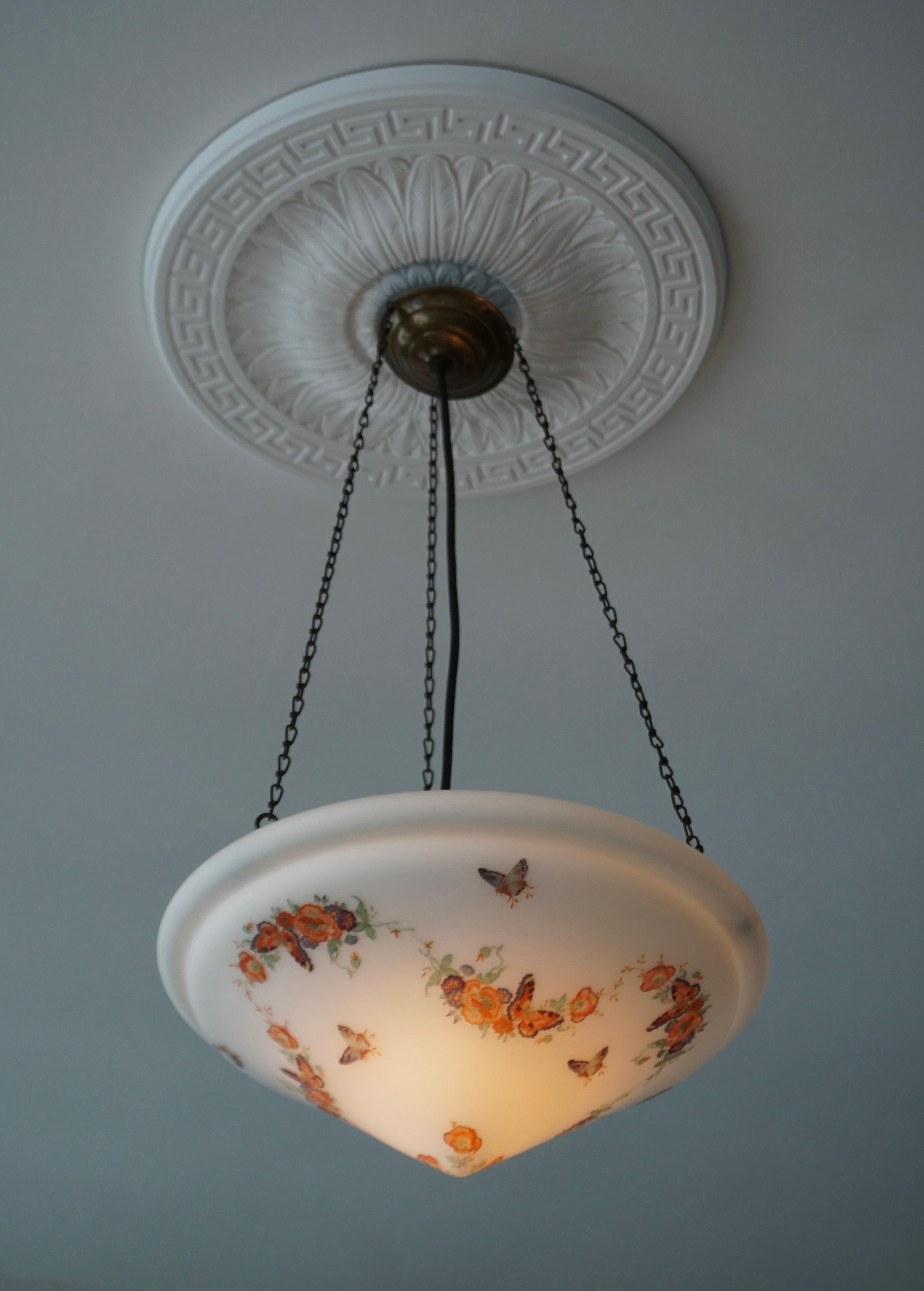 Art Deco Pendant Light with Floral Motifs and Butterflies In Good Condition In Antwerp, BE