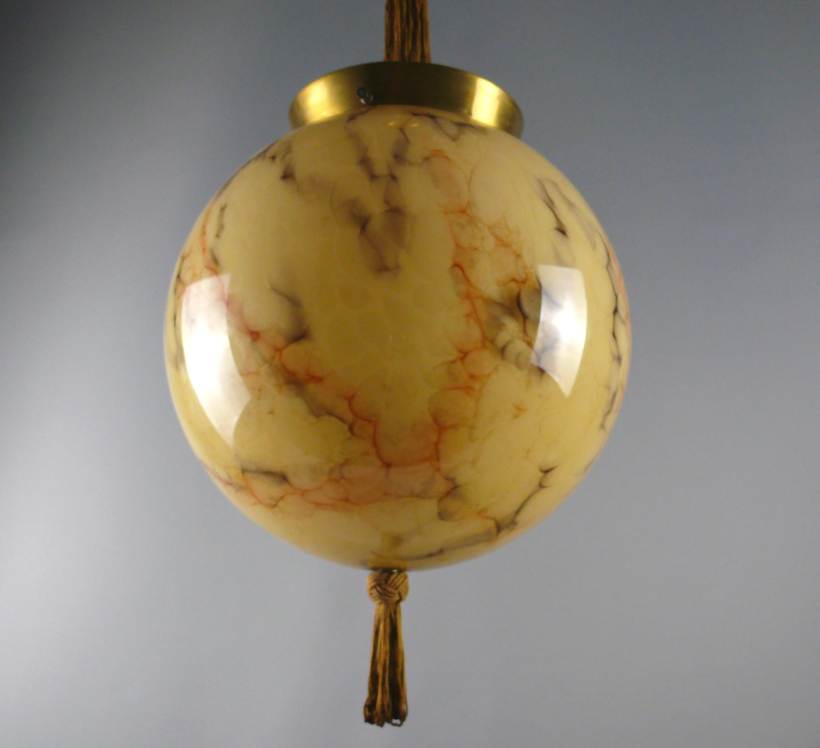 Mid-Century Modern Art Déco Pendant Light With Marbled Glass, 1930s