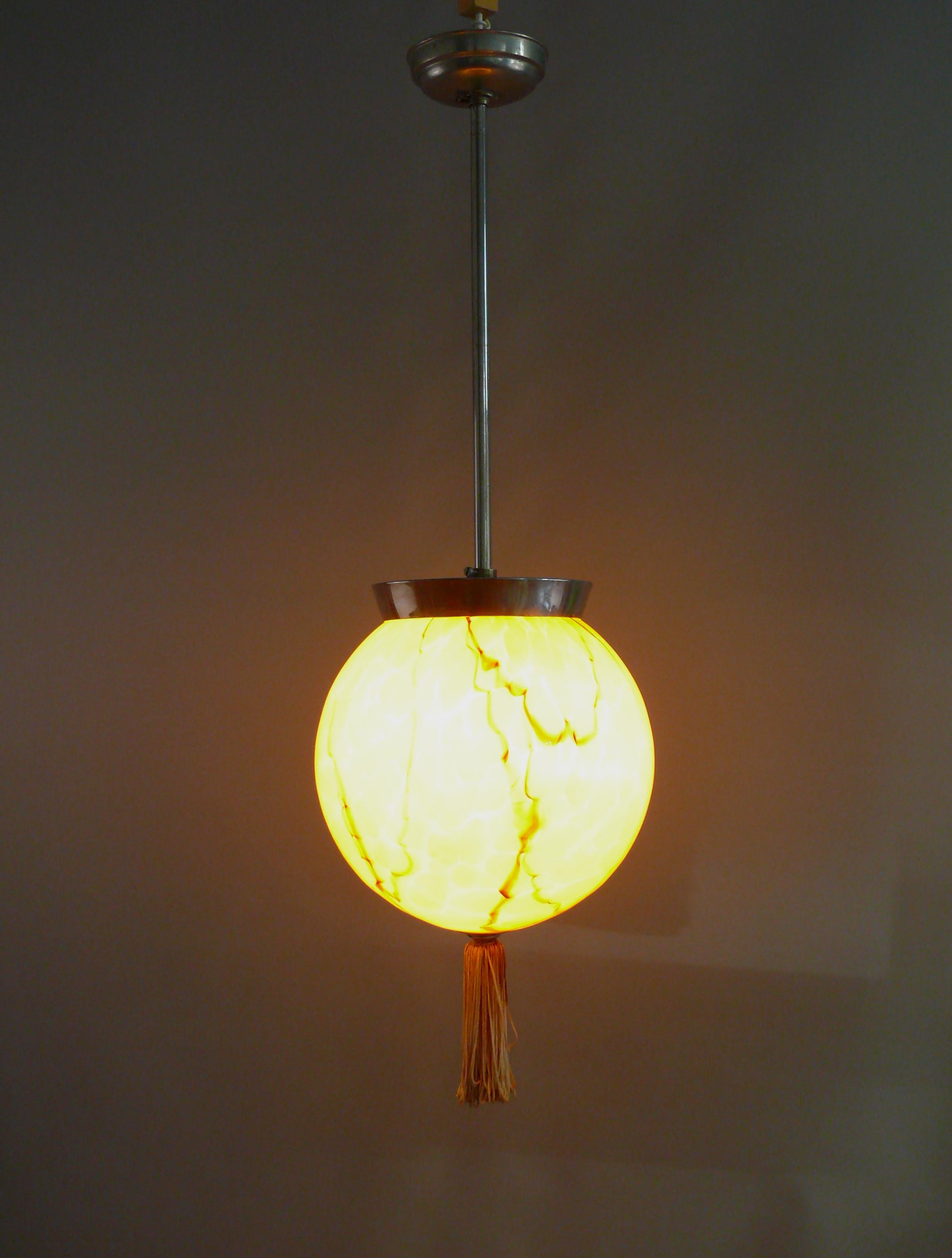 Mid-Century Modern Art Déco Pendant Light With Marbled Glass, 1930s