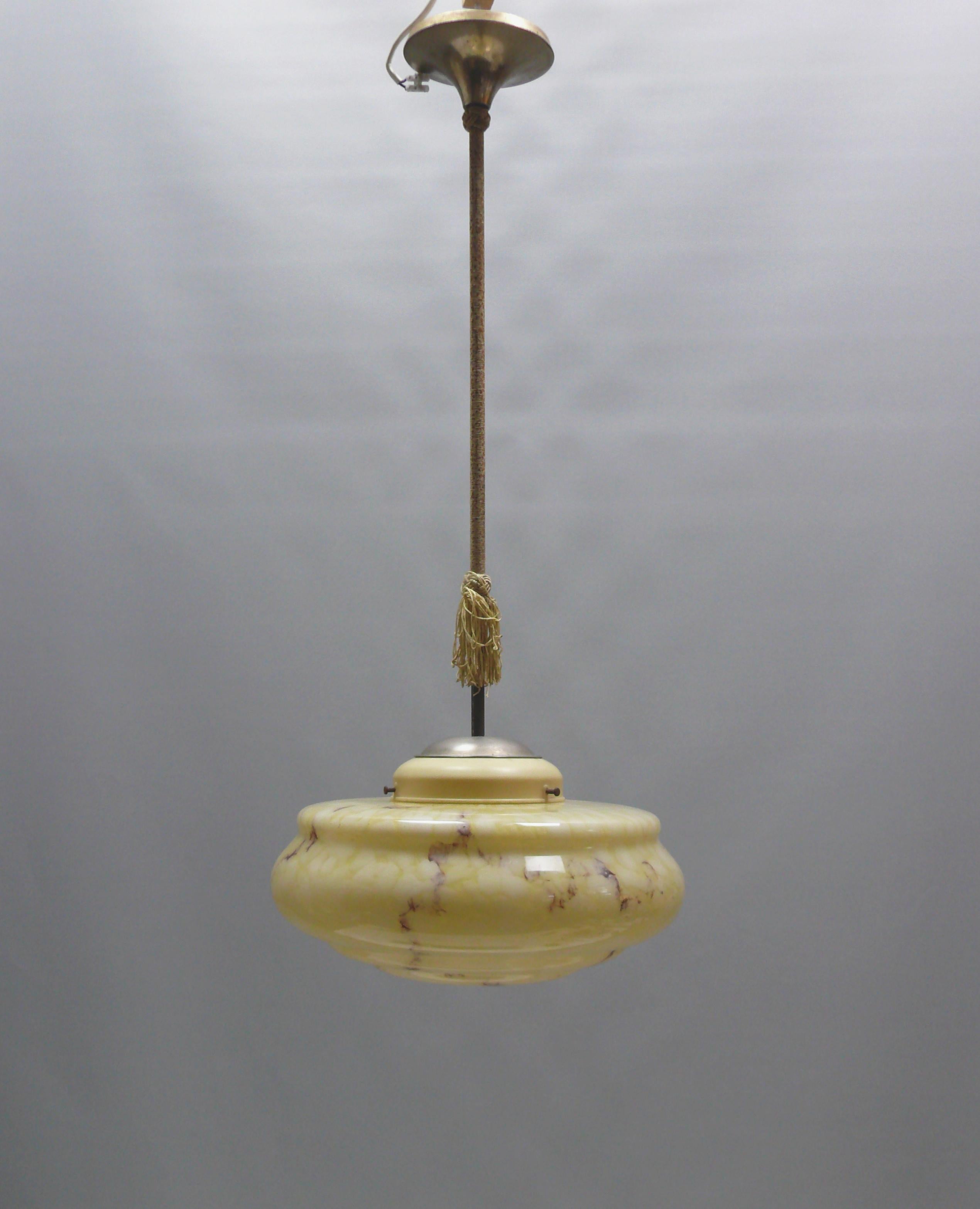 Lámpara colgante Art Déco con cristal jaspeado, Alemania  Años 30 - 50 en venta 5