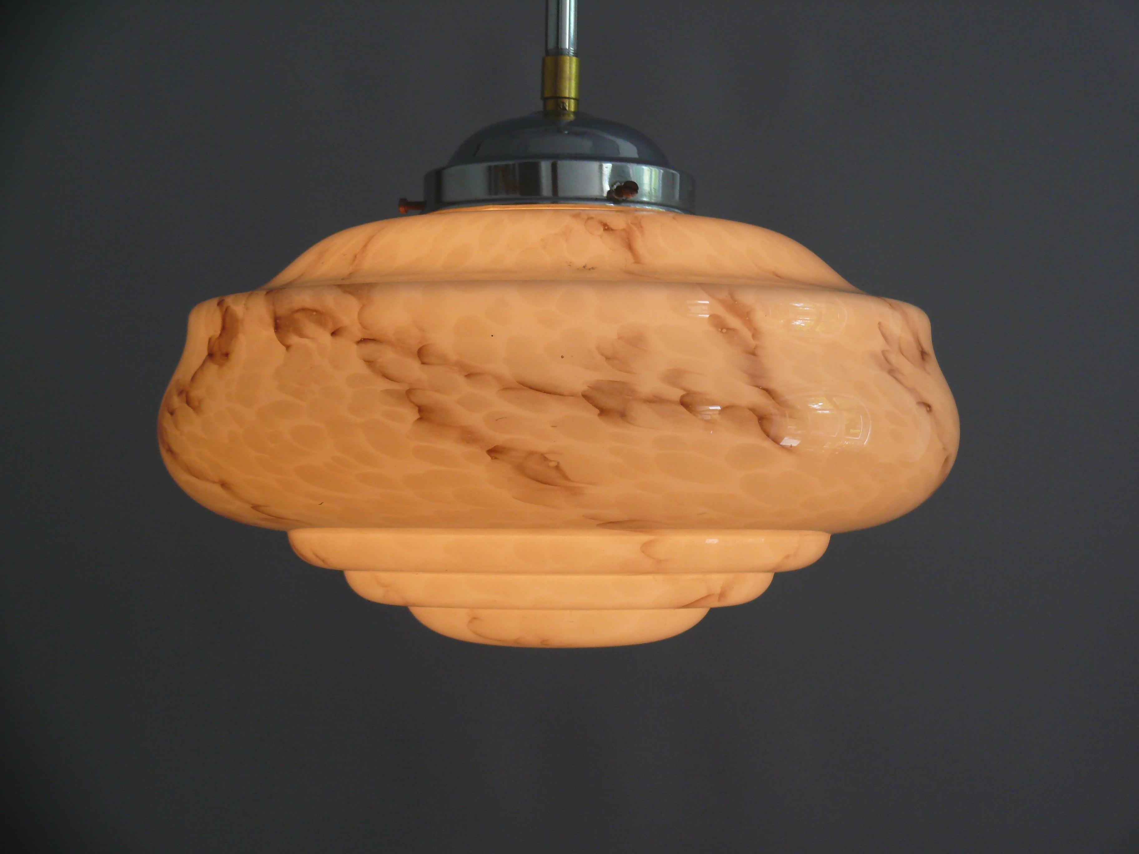 Lampada a sospensione Art Déco con vetro marmorizzato, Germania - anni '30 In condizioni buone in vendita a Schwerin, MV