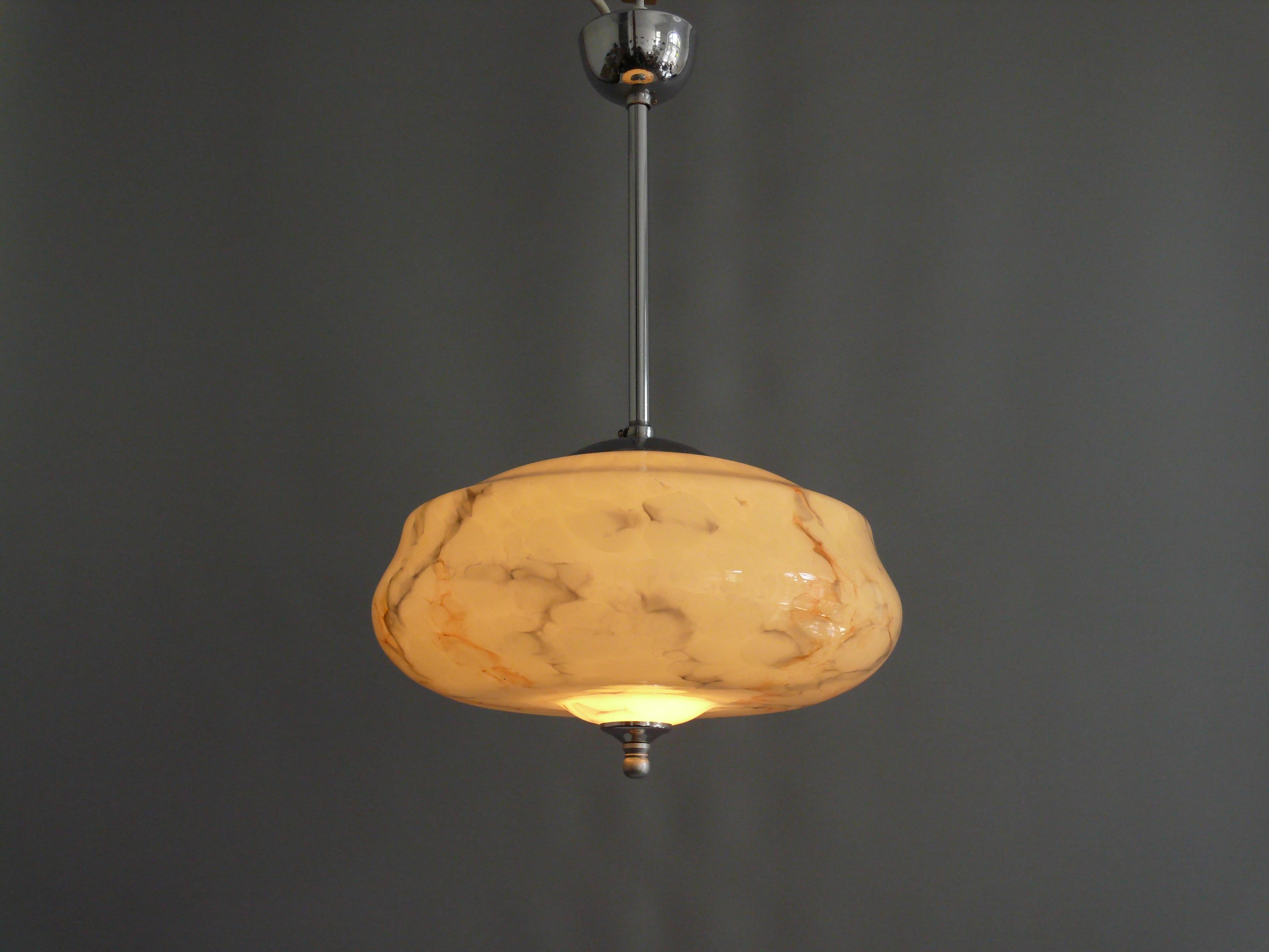 Suspension Art Déco en verre marbré, Allemagne - années 1930 Bon état - En vente à Schwerin, MV