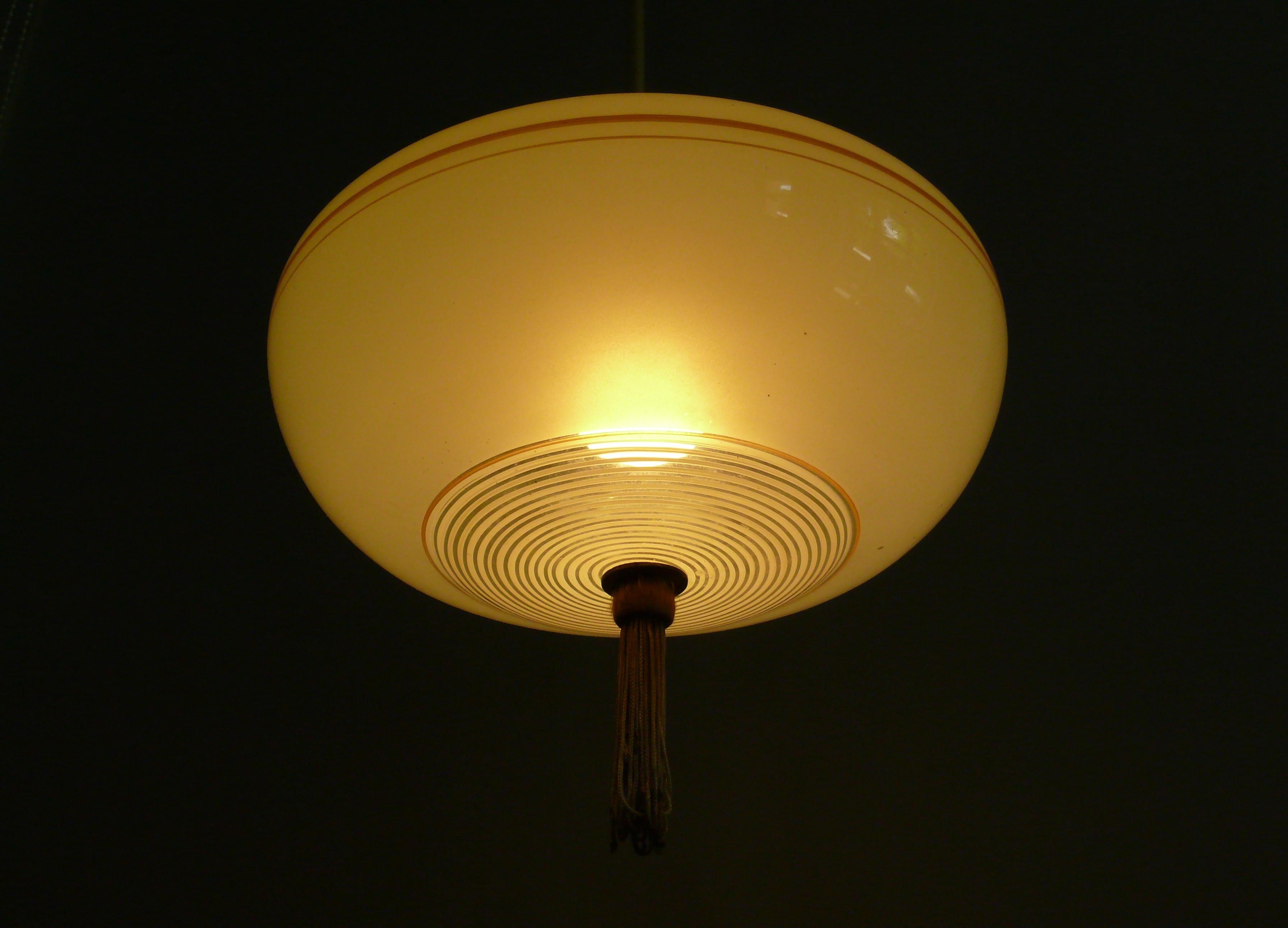 Mid-20th Century Art Déco Pendant Light With Marbled Glass, Mid Century For Sale