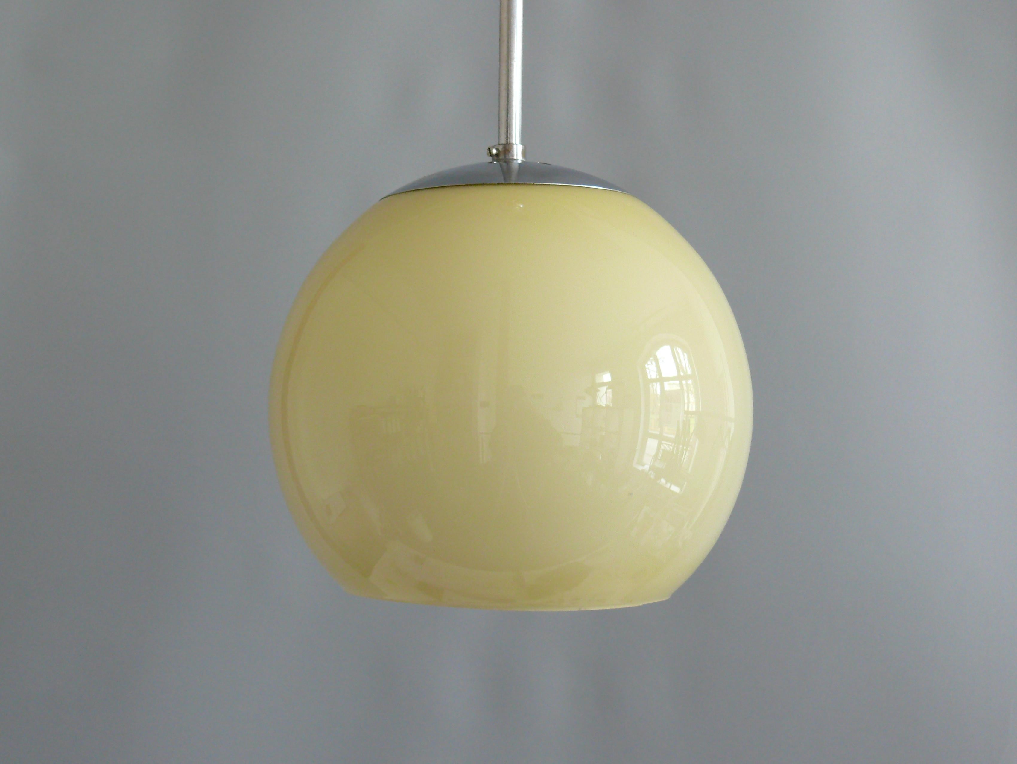 Art Déco Pendant Light With Opaline Glass, 1930s In Good Condition For Sale In Schwerin, MV