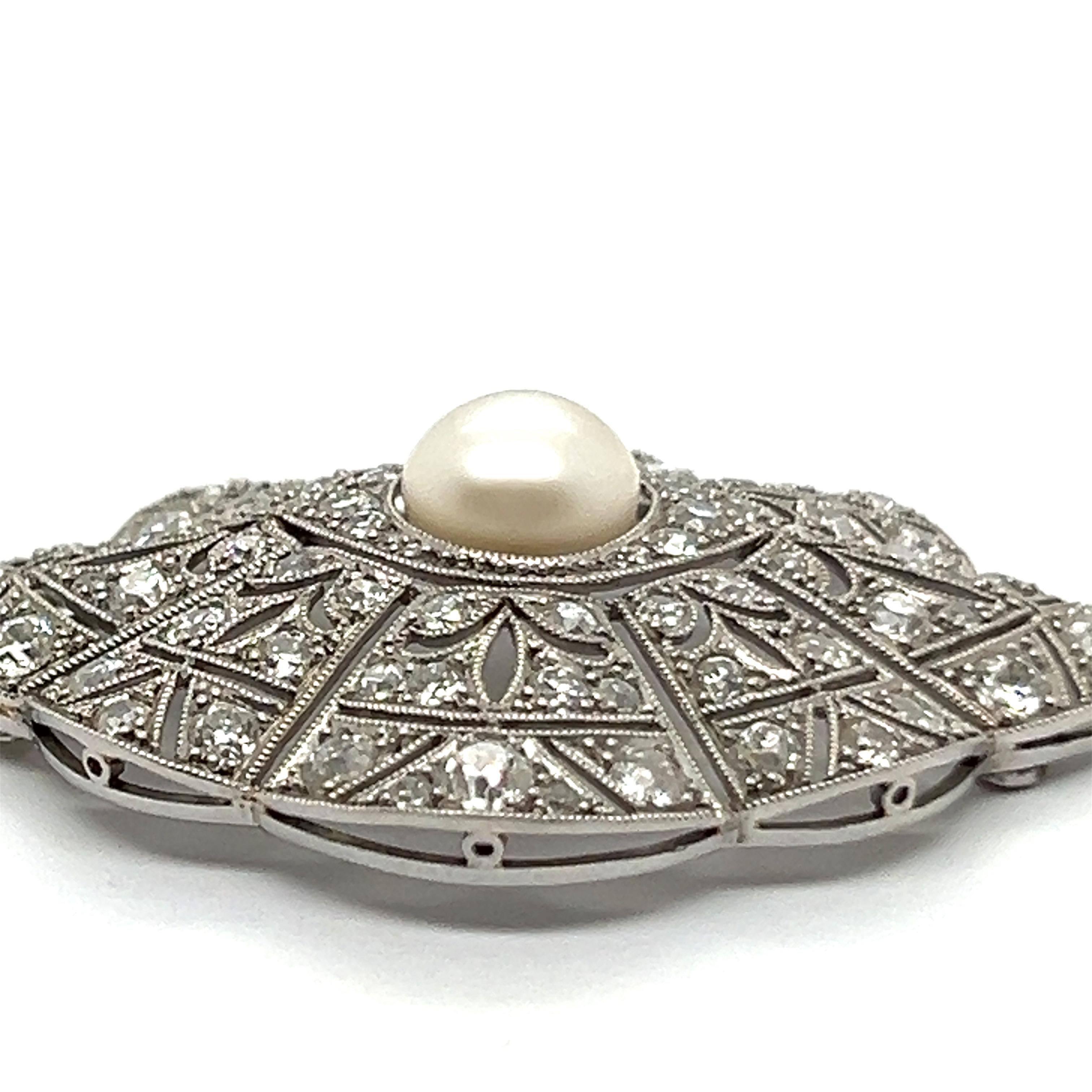 Art Deco Pendant Necklace with Diamonds & Pearl in Platinum 950 In Good Condition For Sale In Lucerne, CH