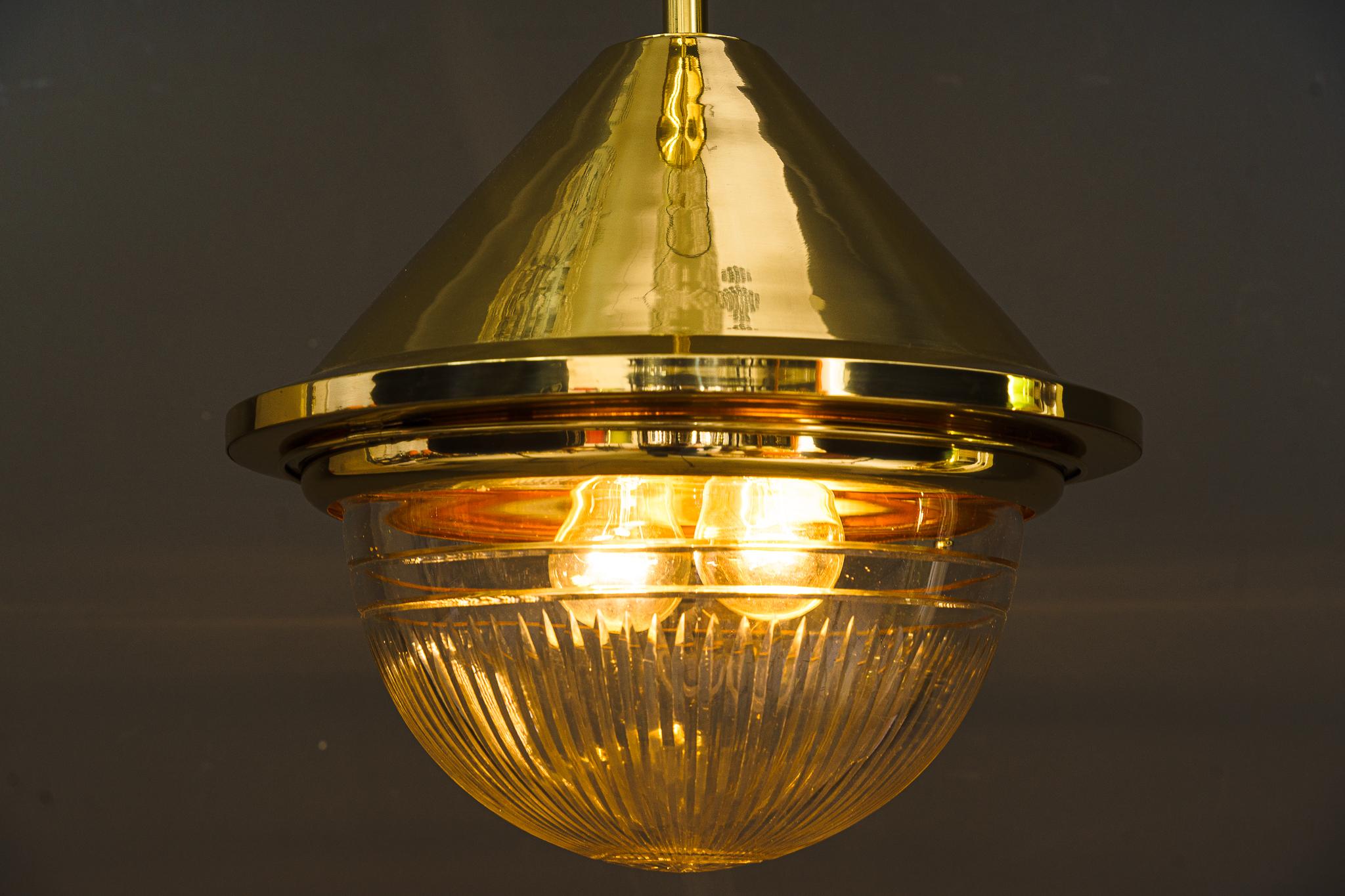 Ciondolo Art Déco Vienna con paralume originale in vetro tagliato, 1920 circa in vendita 7
