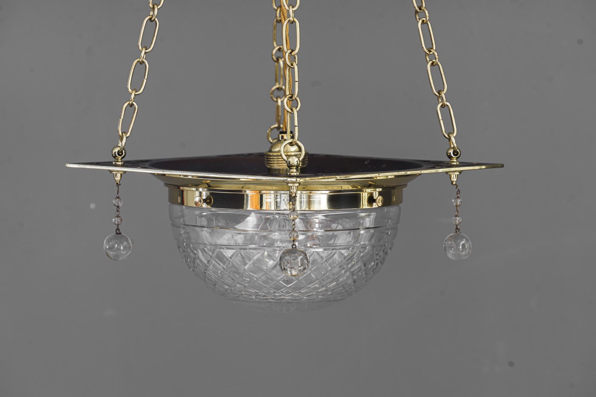 Art Deco Pendant with Cut Glass Shade Around 1920s In Good Condition For Sale In Wien, AT