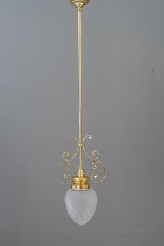 Art Deco Hängeleuchte mit geschliffenem Glasschirm, Wien um 1920