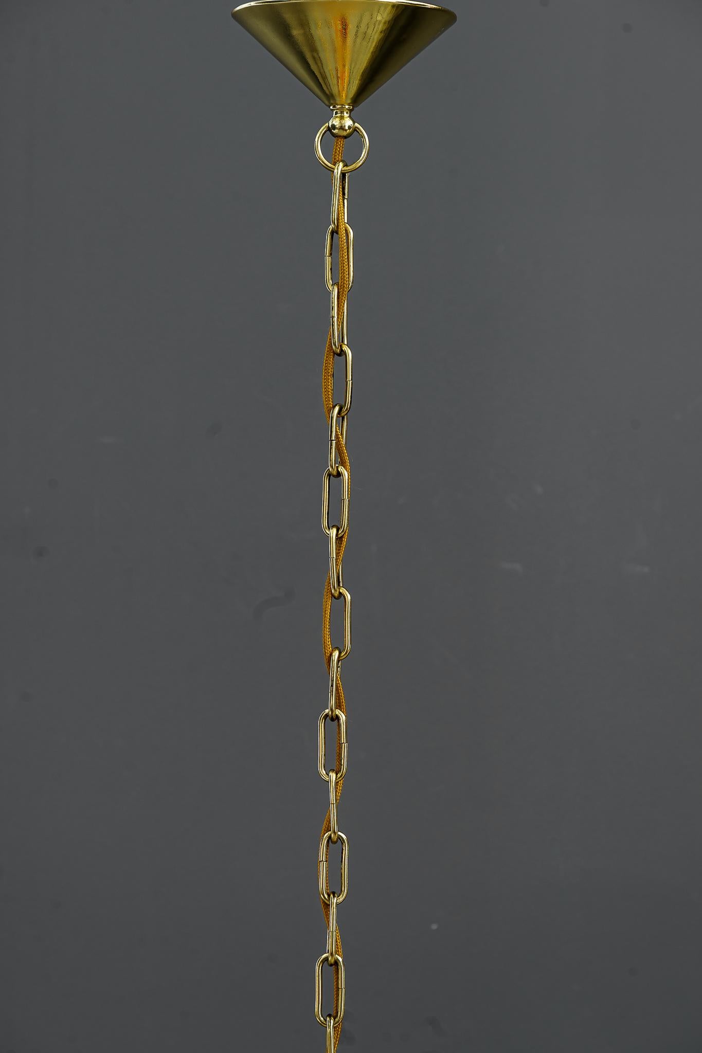 Art-Déco-Hängelampe mit Original-Glasschirm, Wien, ca. 1920er Jahre (Österreichisch) im Angebot