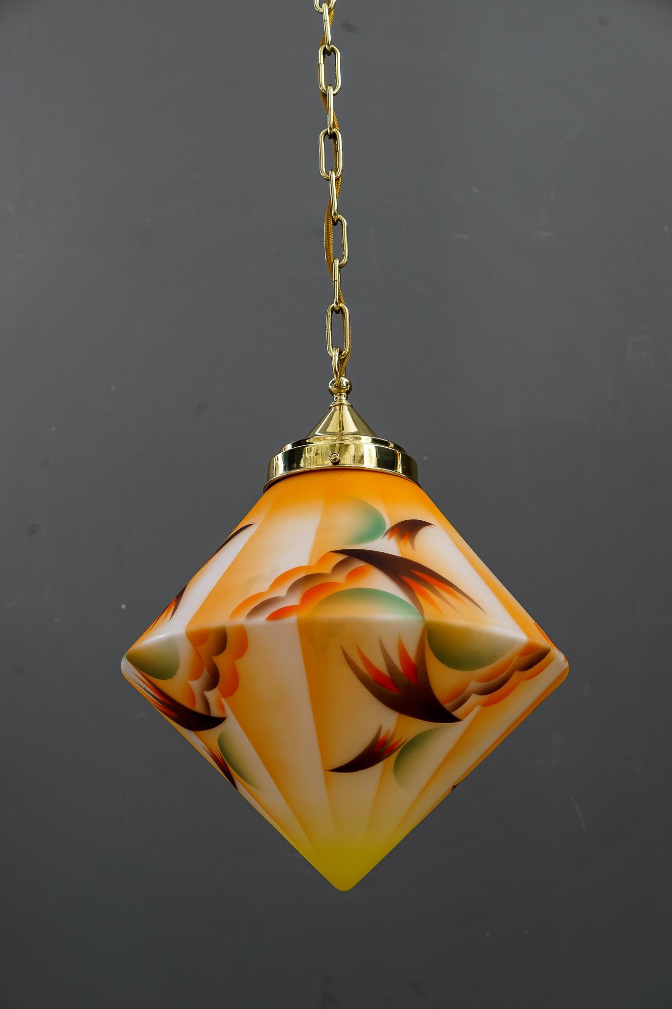 Art-Déco-Hängelampe mit Original-Glasschirm, Wien, ca. 1920er Jahre (Frühes 20. Jahrhundert) im Angebot
