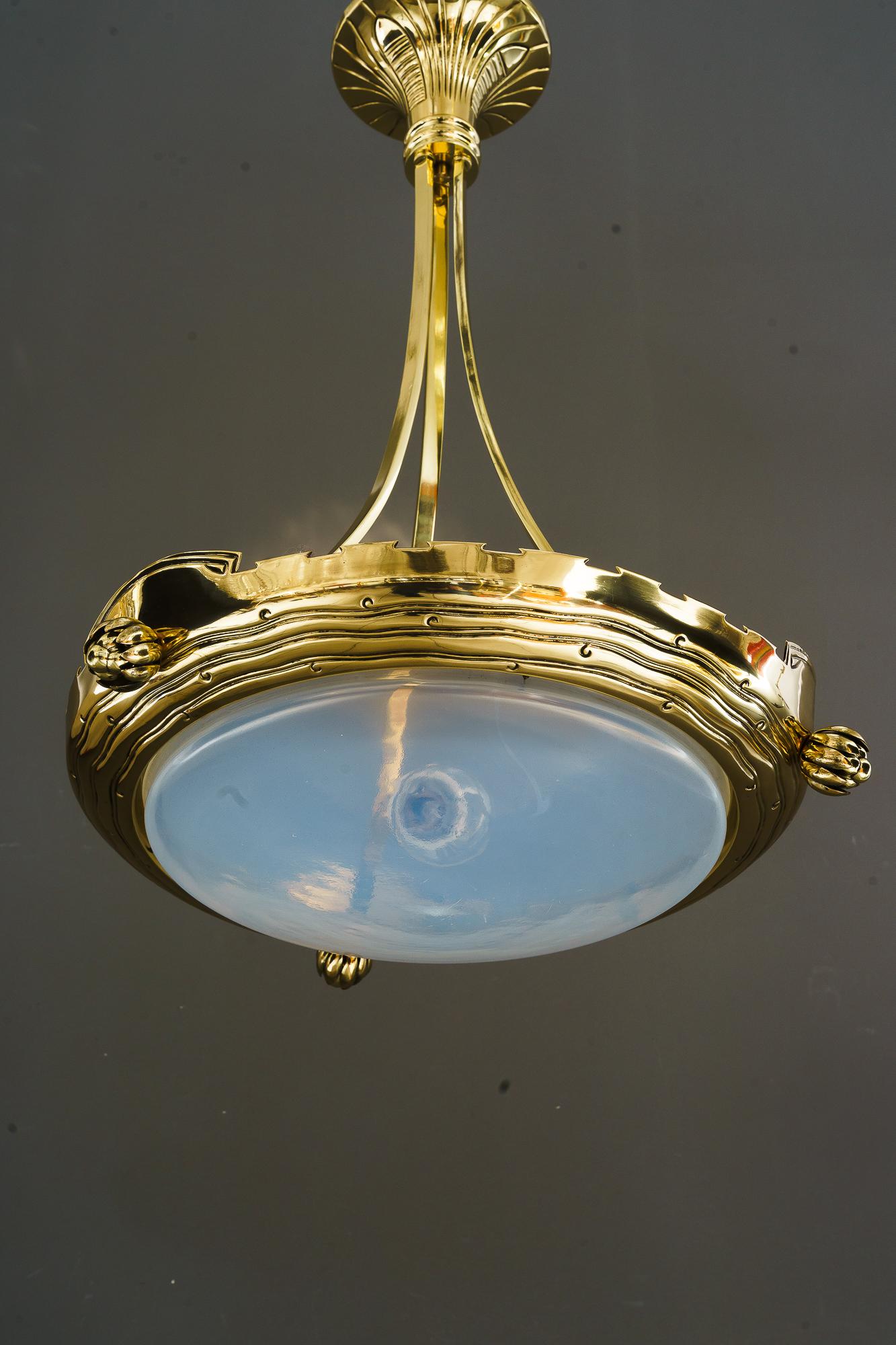 Art Deco Hängeleuchte mit Palme Koenig Opalglasschirm Wien um 1920er Jahre im Angebot 4