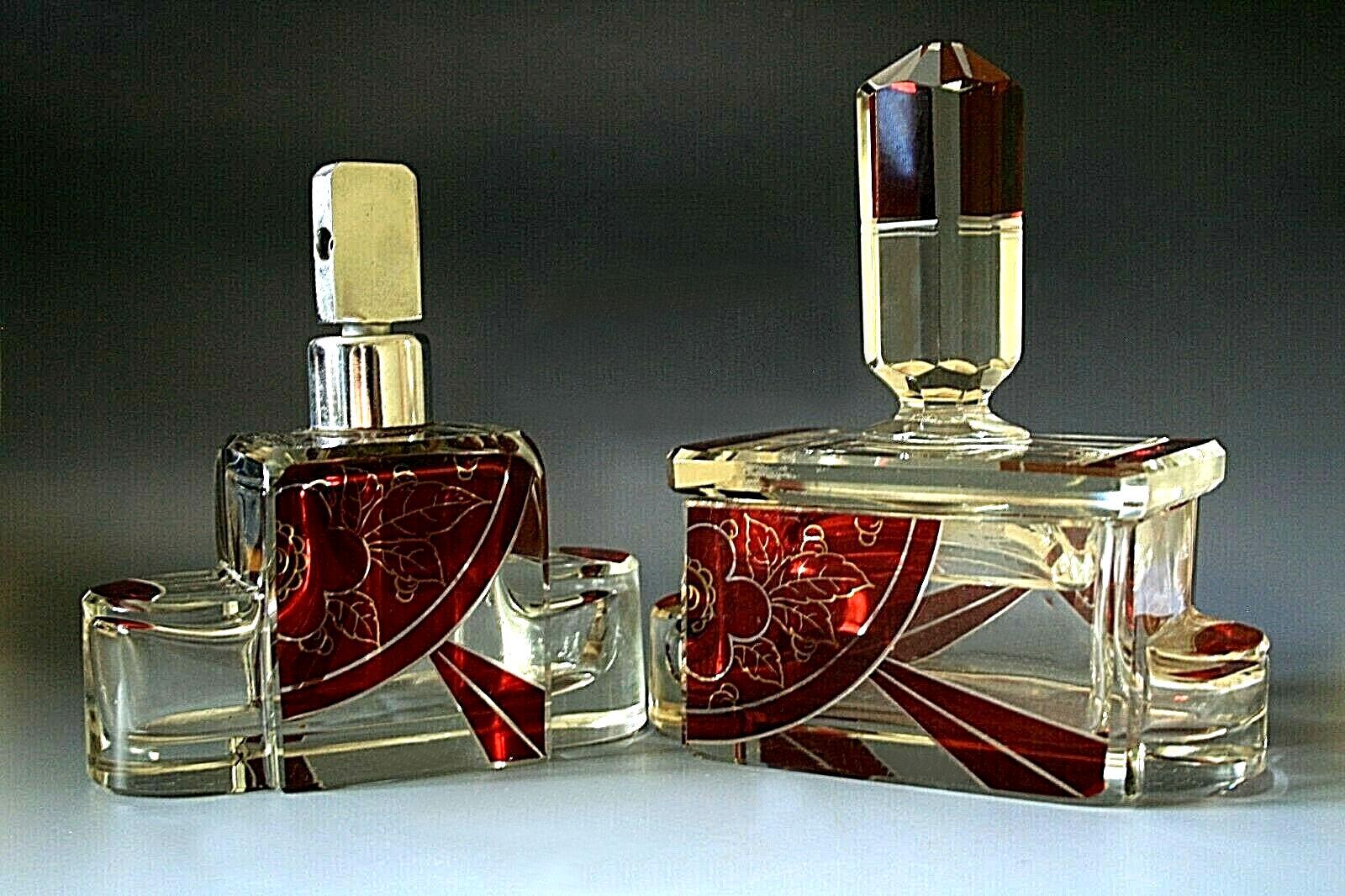 This is a stunning Art Deco dressing table set by Karl Palda. Made in the Czech Republic between 1920-1939, during the Art Deco period. Consists of one large cologne atomizer, one loose powder jar with lid. All the pieces are in excellent condition