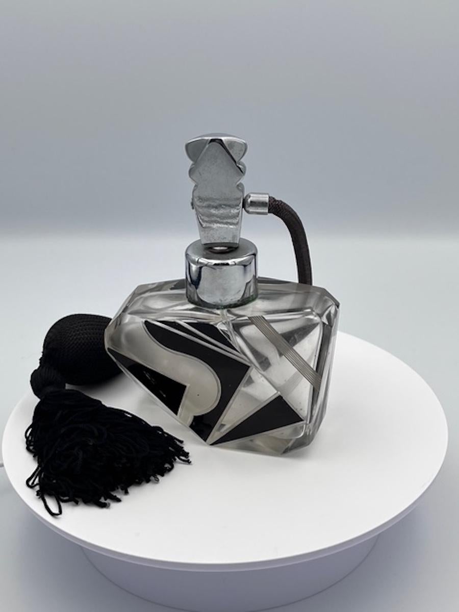 Smaltato Bottiglia di profumo Art Deco di Karl Palda in vendita