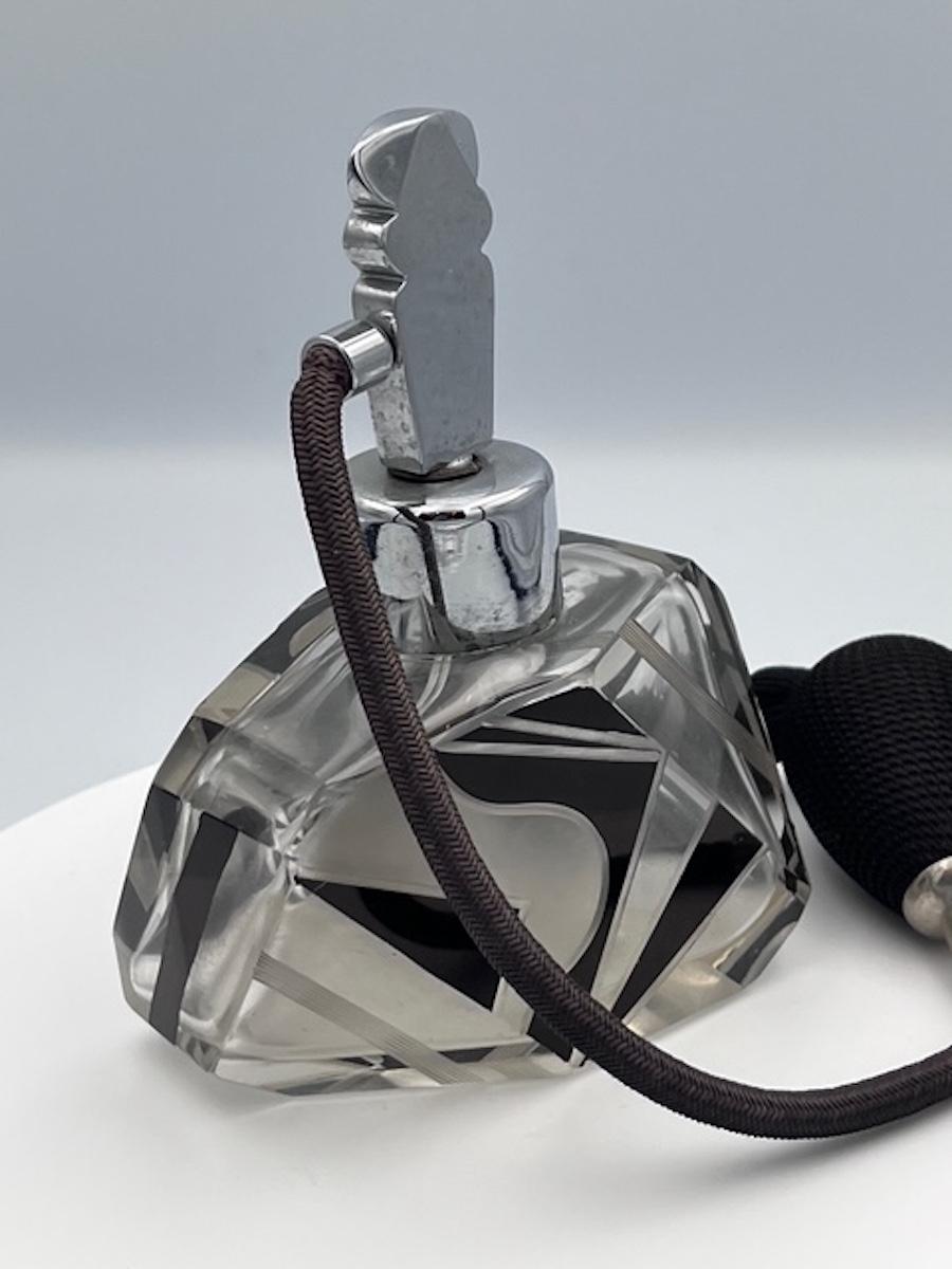 Metà XX secolo Bottiglia di profumo Art Deco di Karl Palda in vendita