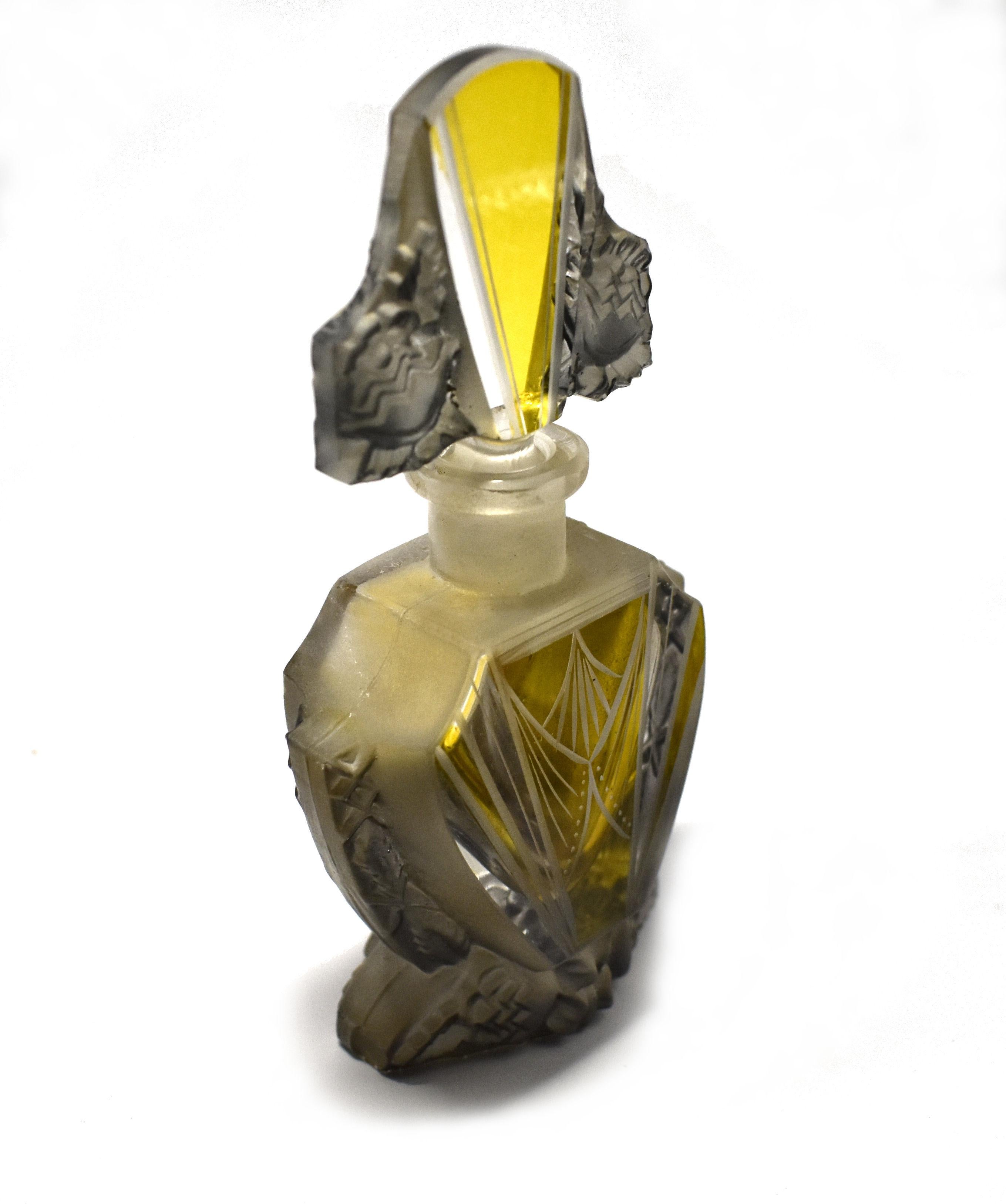 British Art Deco Perfume Bottle by Schlevogt & Hoffman, circa 1930 For Sale