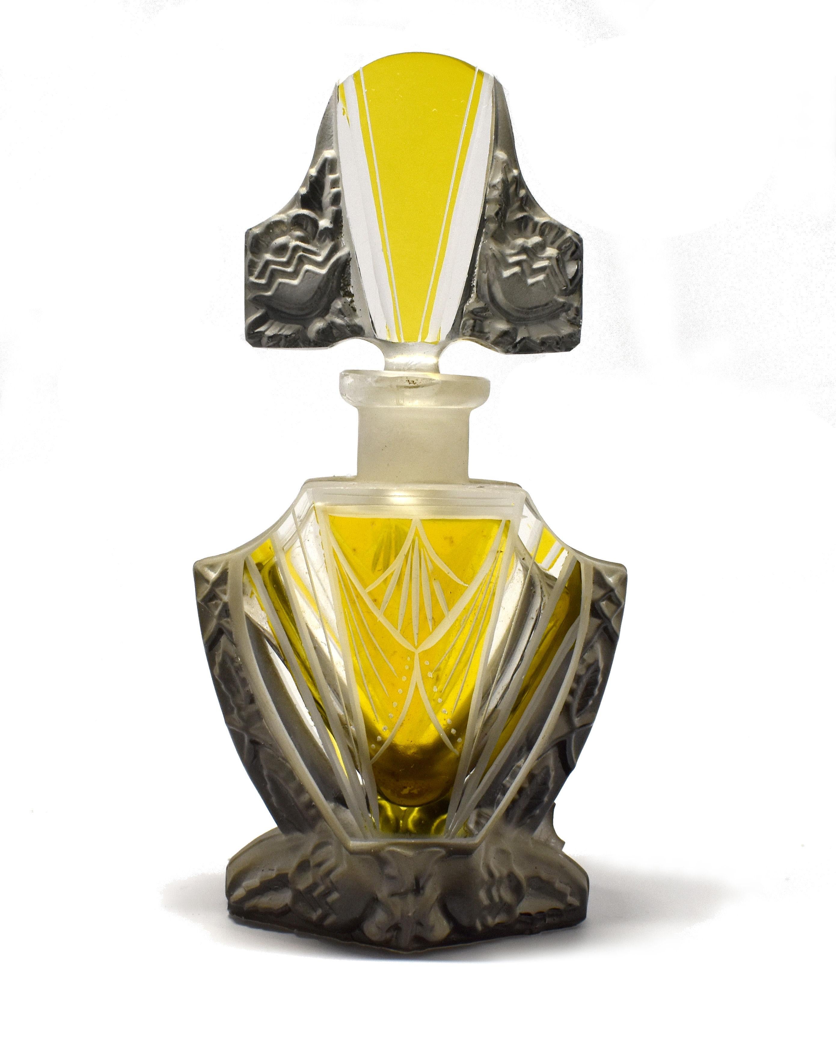 Parfümflasche im Art déco-Stil von Schlevogt & Hoffman, um 1930 (Geschliffenes Glas) im Angebot