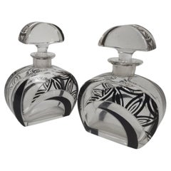 Flacons de parfum Art Decor en cristal taillé, décorés de "fleurs" en émail noir