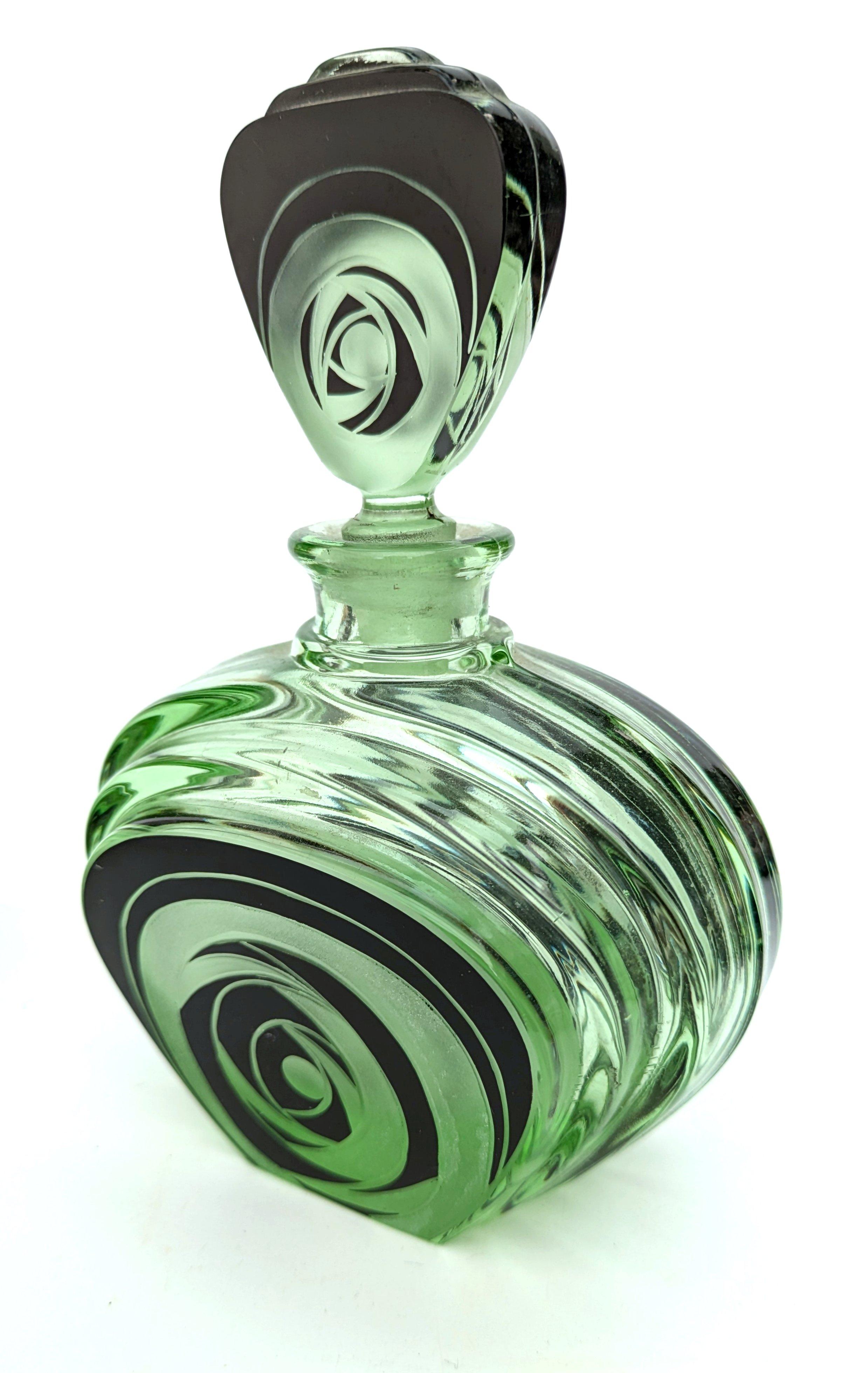 Art Deco Perfumery Streamline Dressing Set , 1930's For Sale 3
