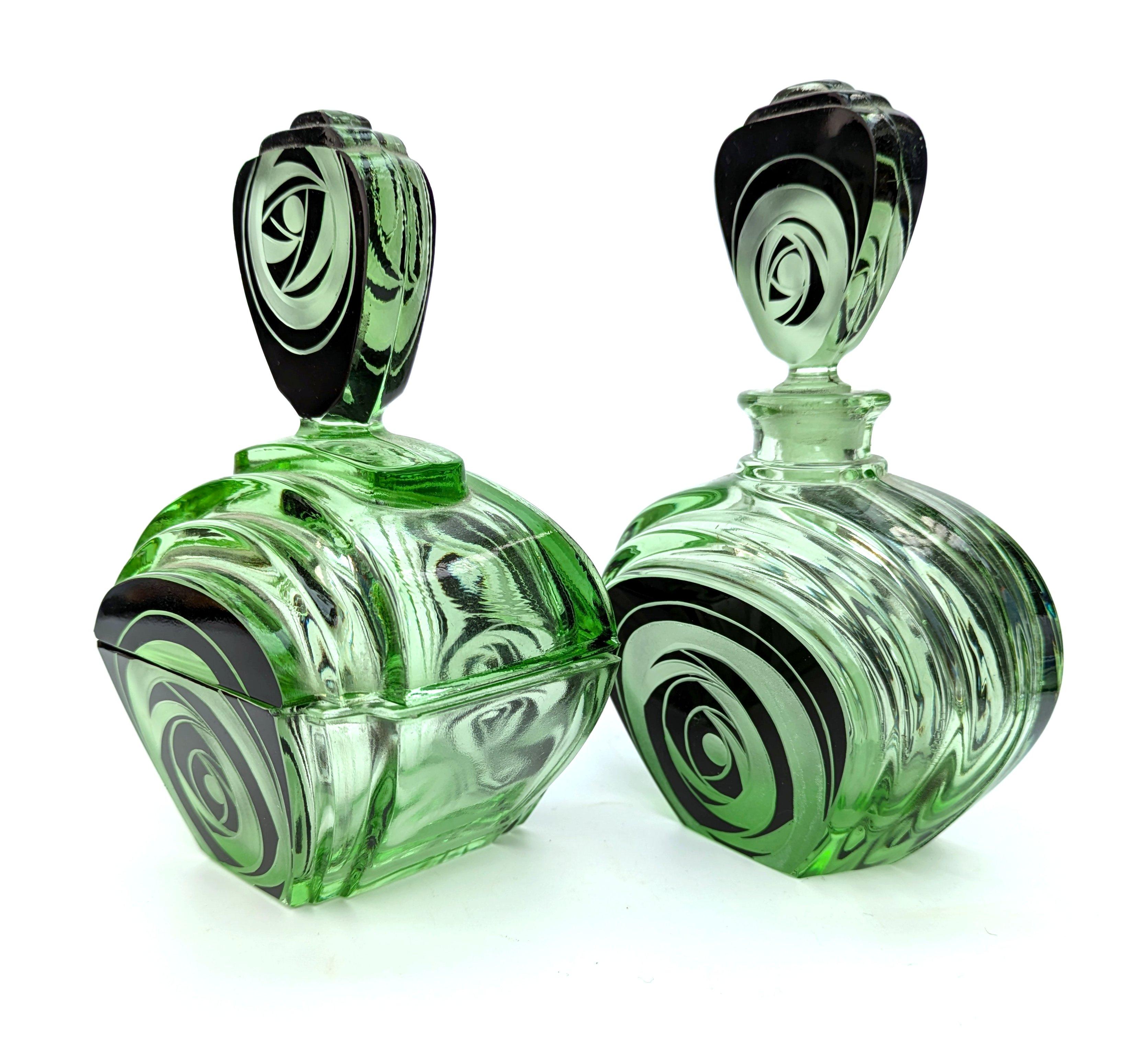 Art Deco Perfumery Streamline Dressing Set , 1930's For Sale 6