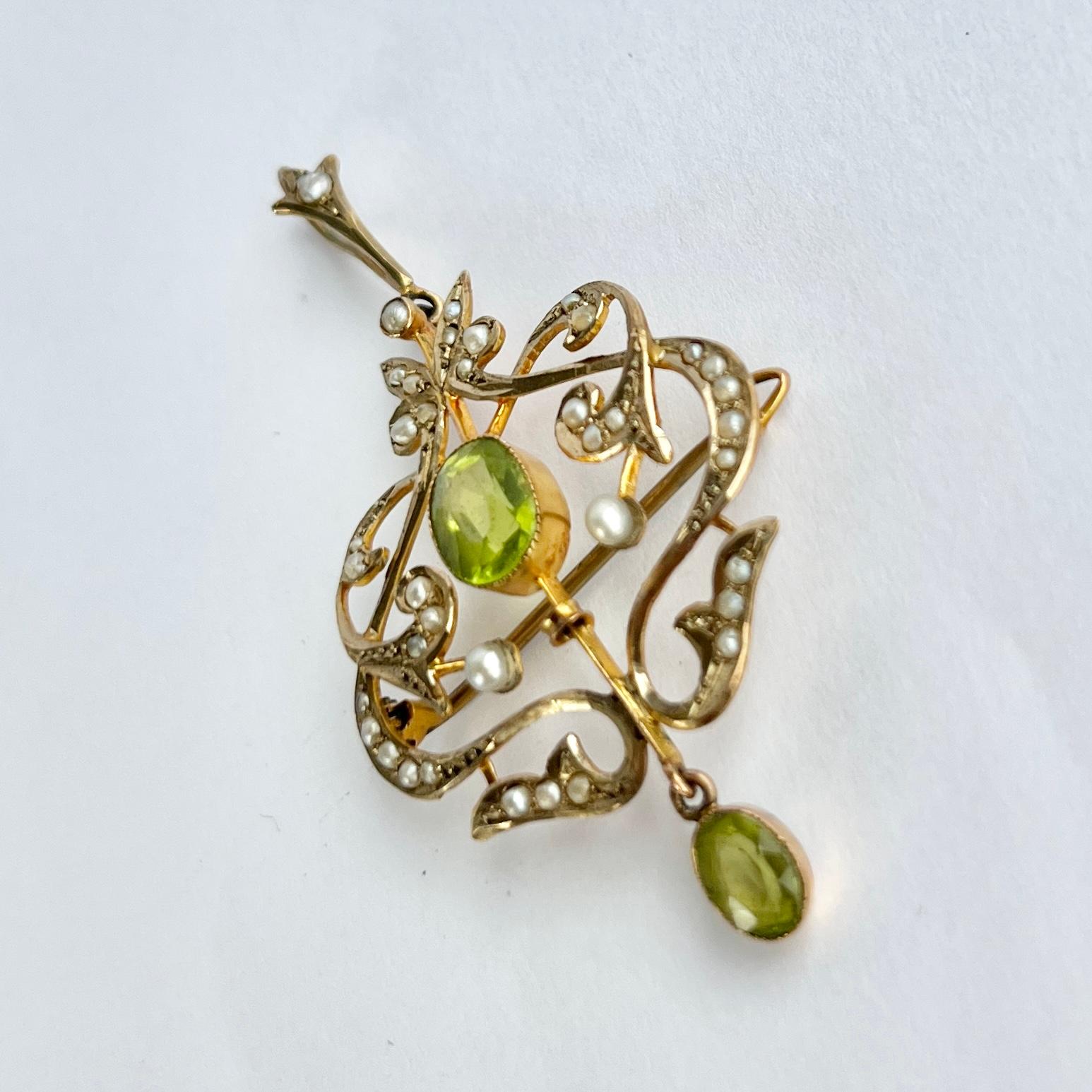 Art Deco Peridot and Pearl 9 Carat Gold Pendant and Brooch In Good Condition For Sale In Chipping Campden, GB