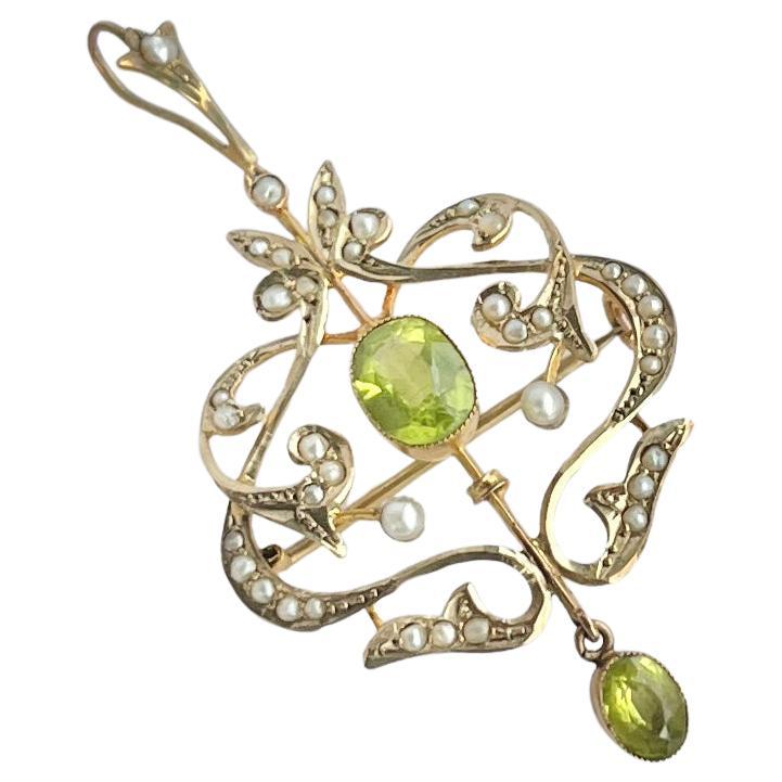 Art Deco Peridot and Pearl 9 Carat Gold Pendant and Brooch For Sale