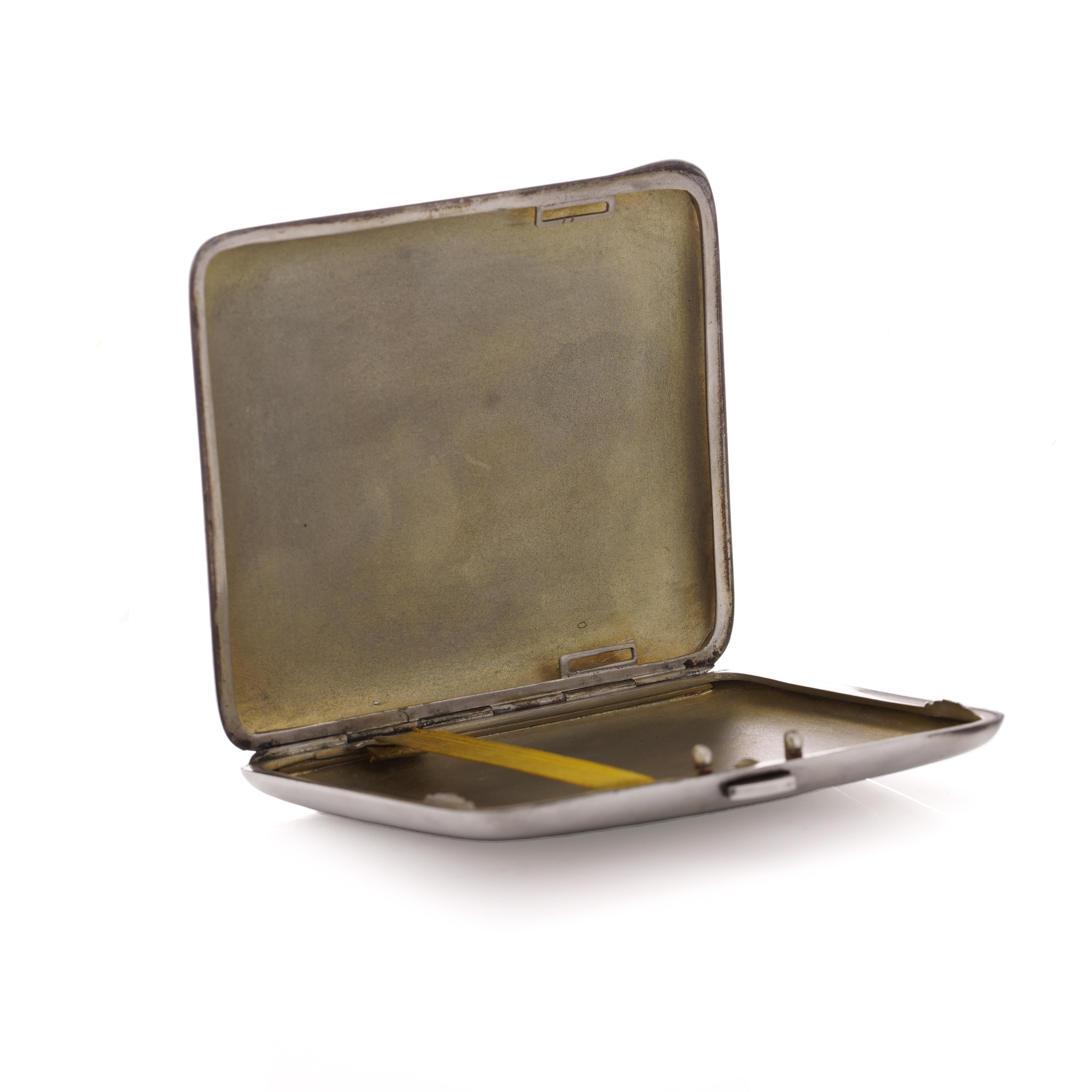 Antique Art Deco period Austrian 935. silver cigarette case with enamel leaf ornaments.
Made in Circa 1920 - 1930s
Hallmarked with 935 silver mark.

Dimensions:
Length x width depth: 9 x 8.5 x 1.00 cm
Weight: 137.4 grams

Condition: The cigarette