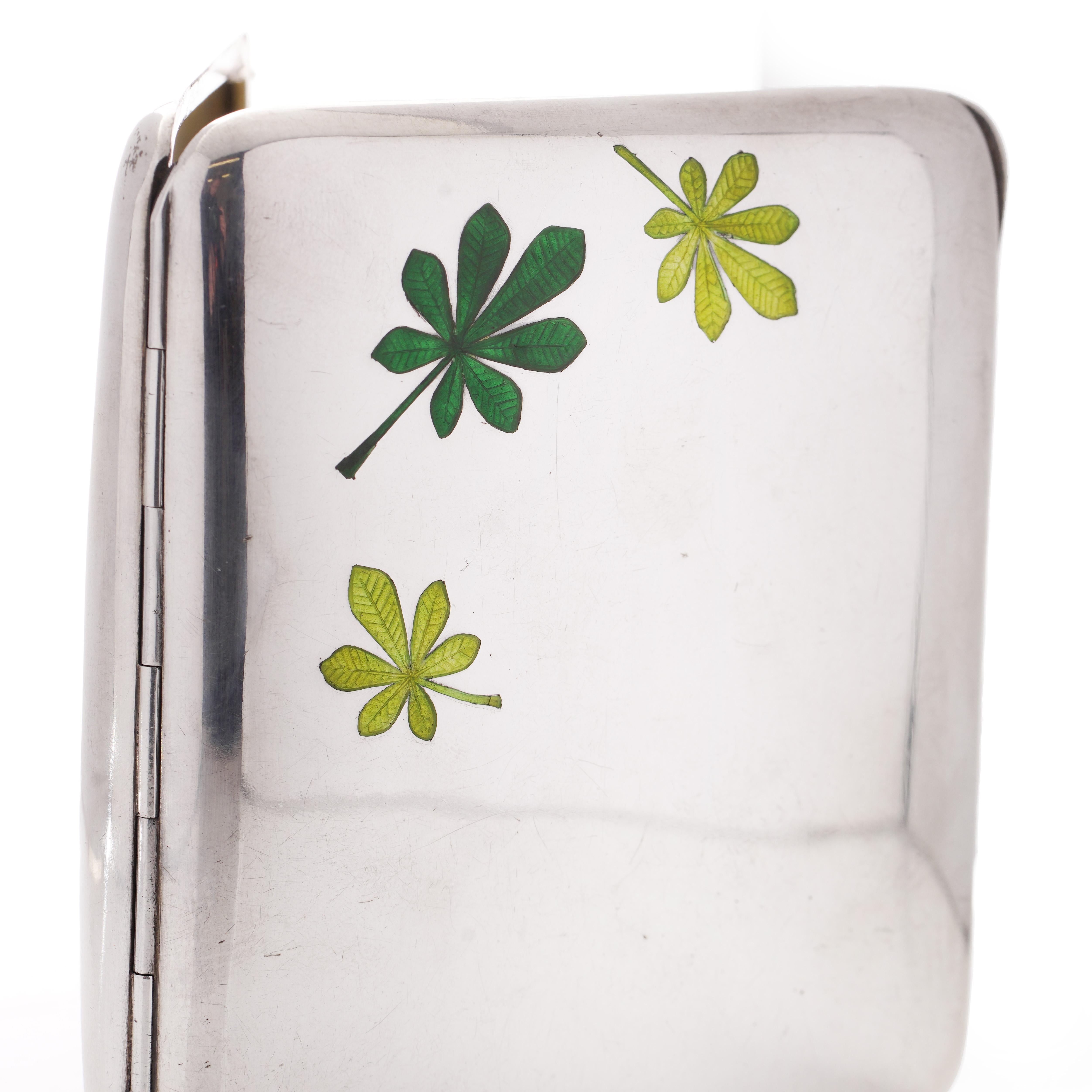 Art Deco Periode Österreichische 935. Silber Zigarettenetui mit Emaille Blatt Ornamente  im Angebot 3