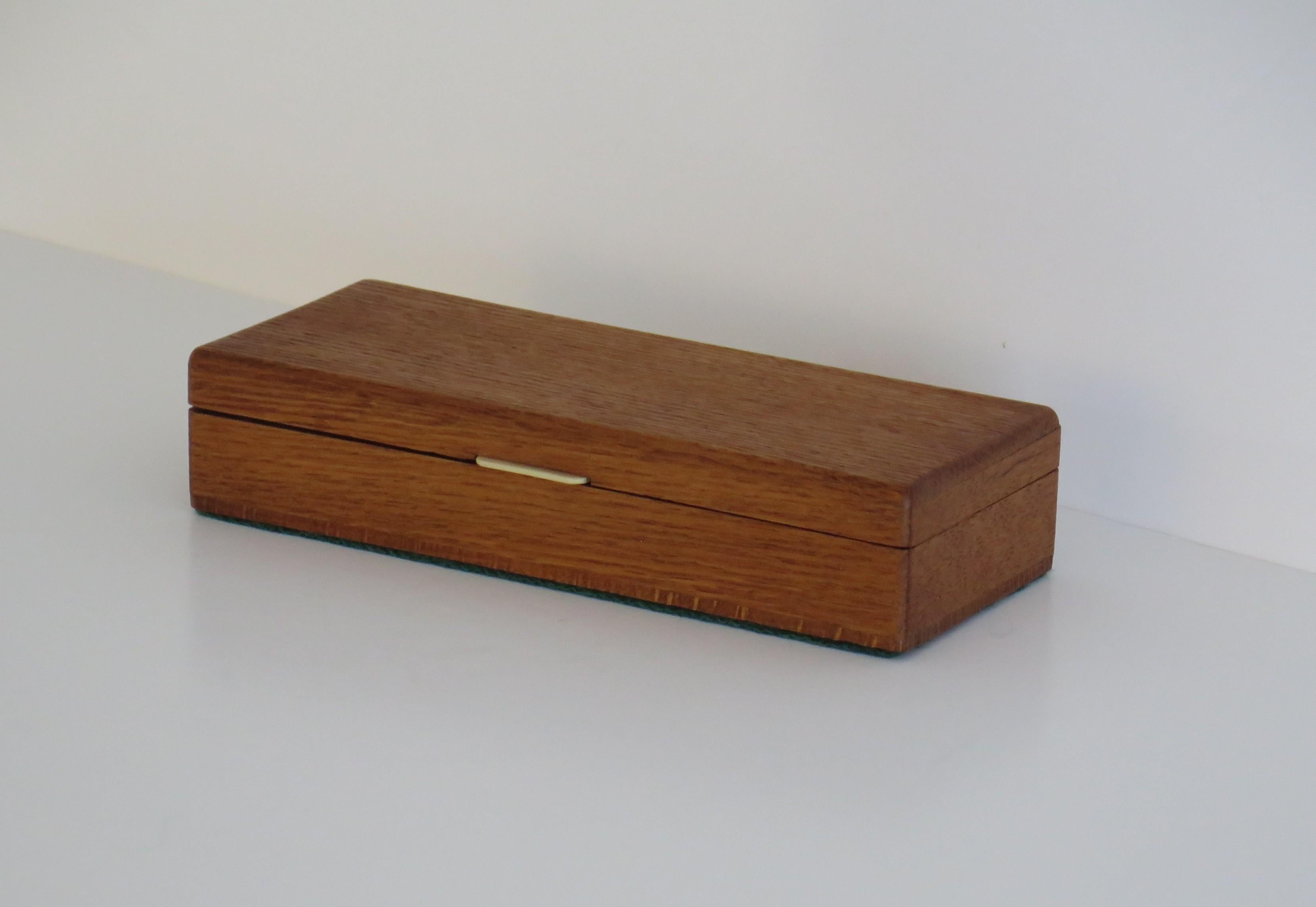 Art Deco Period Box handmade in hardwood with hinged lid, French circa 1925 (Art déco) im Angebot
