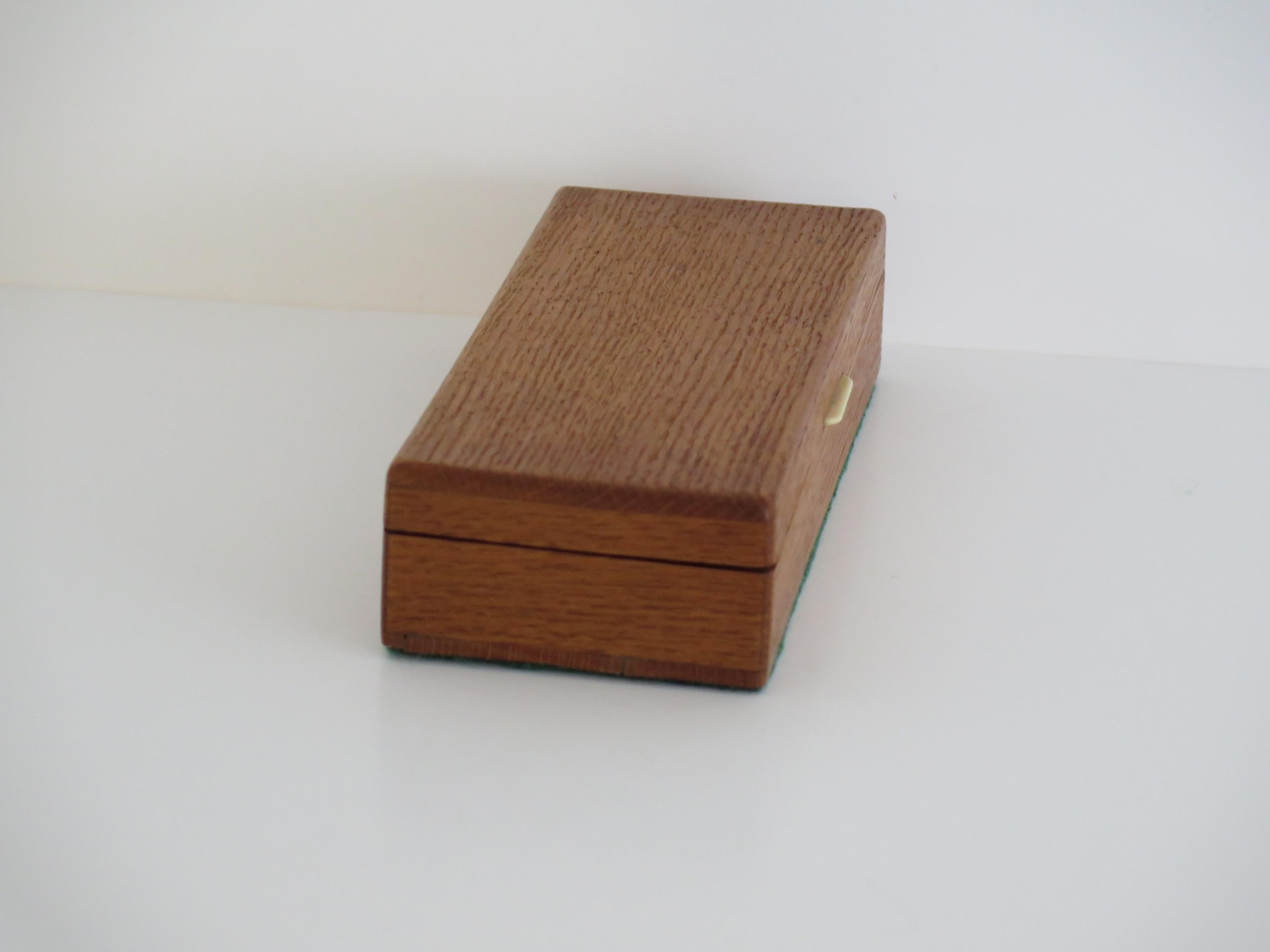 Art Deco Period Box handmade in hardwood with hinged lid, French circa 1925 im Zustand „Gut“ im Angebot in Lincoln, Lincolnshire